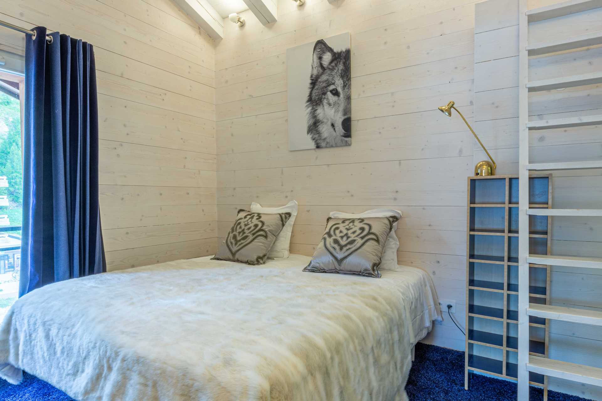 _lv_images__lot_0002340275_11_1455516