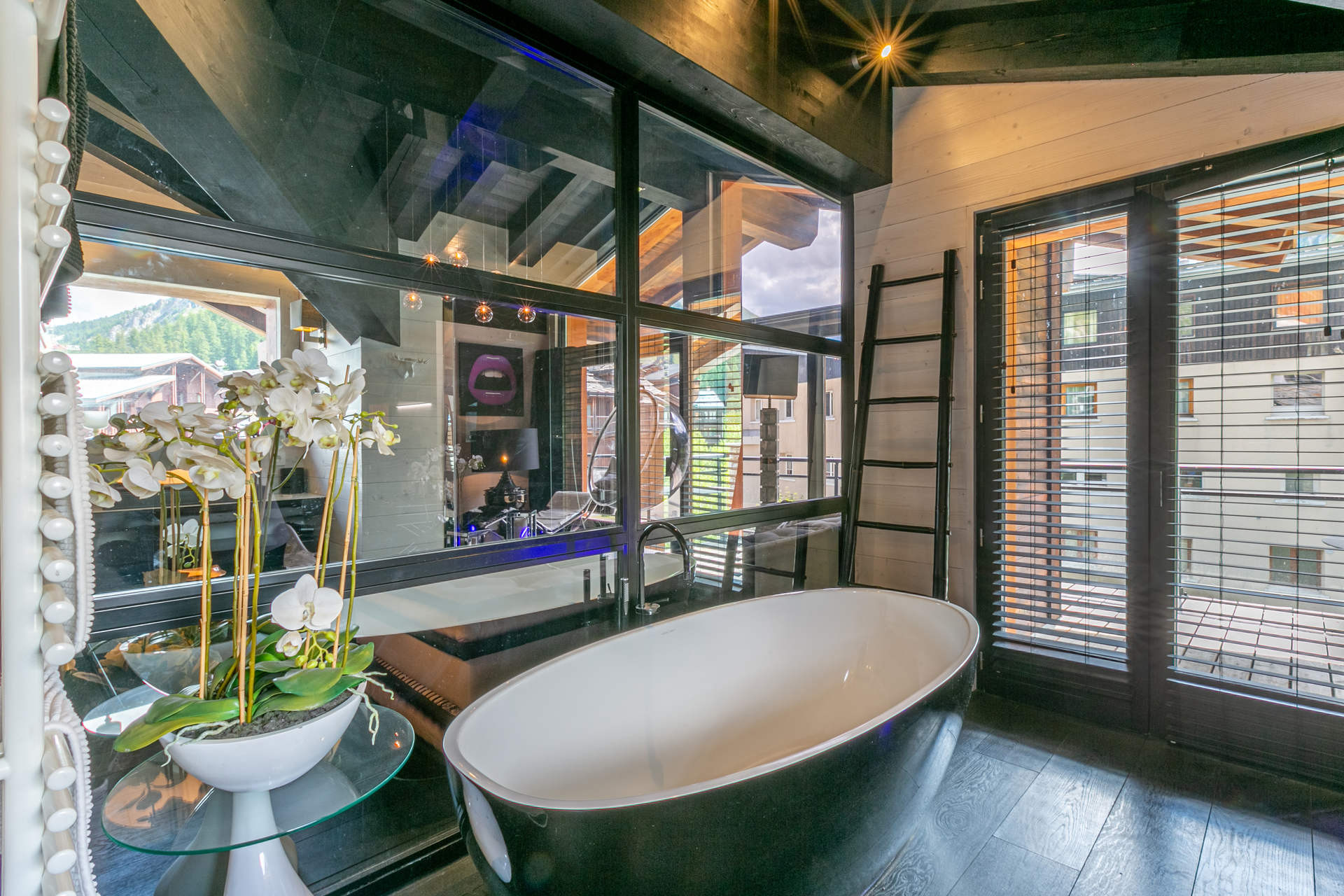 _lv_images__lot_0002340275_13_1455518