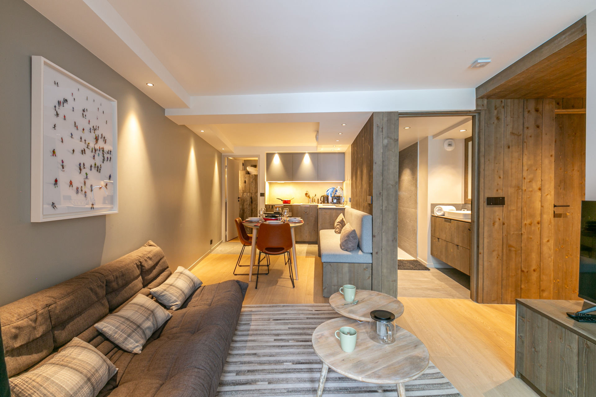 _lv_images__lot_0002340277_02_1457935