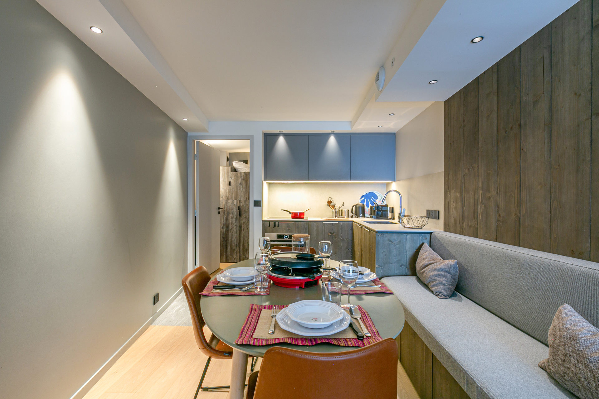 _lv_images__lot_0002340277_05_1457938