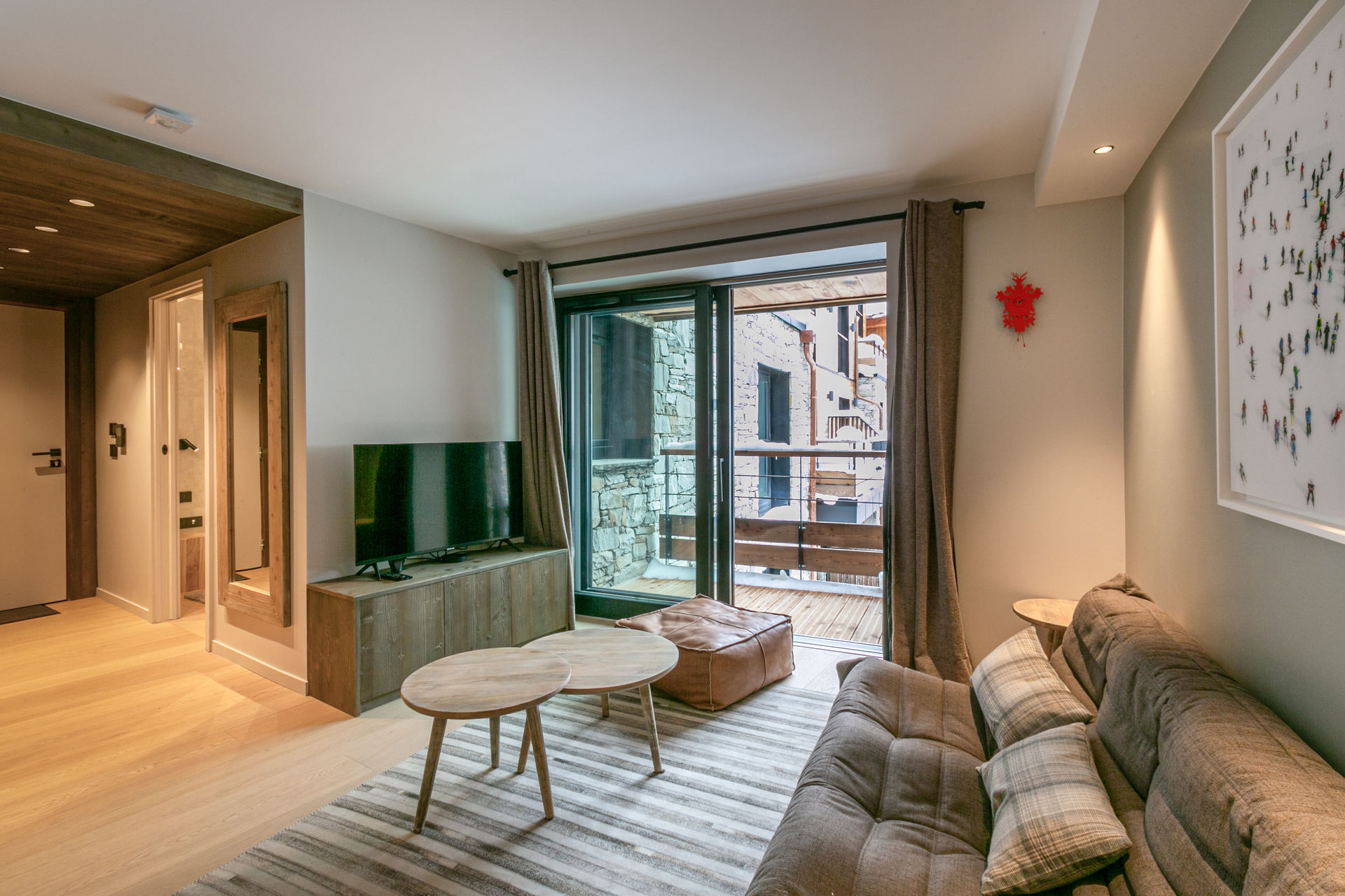 _lv_images__lot_0002340277_14_1457947