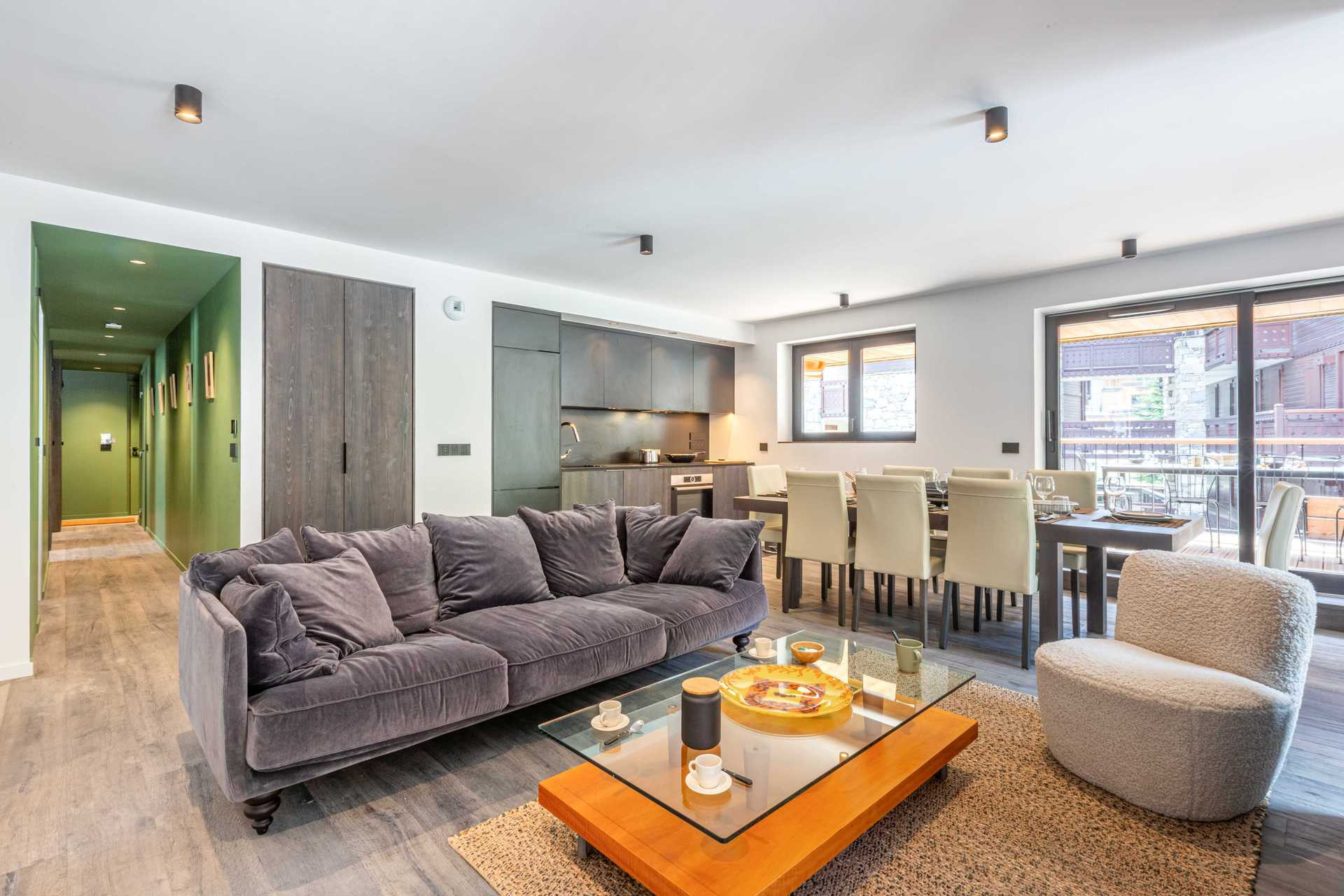 _lv_images__lot_0002340278_01_1456654