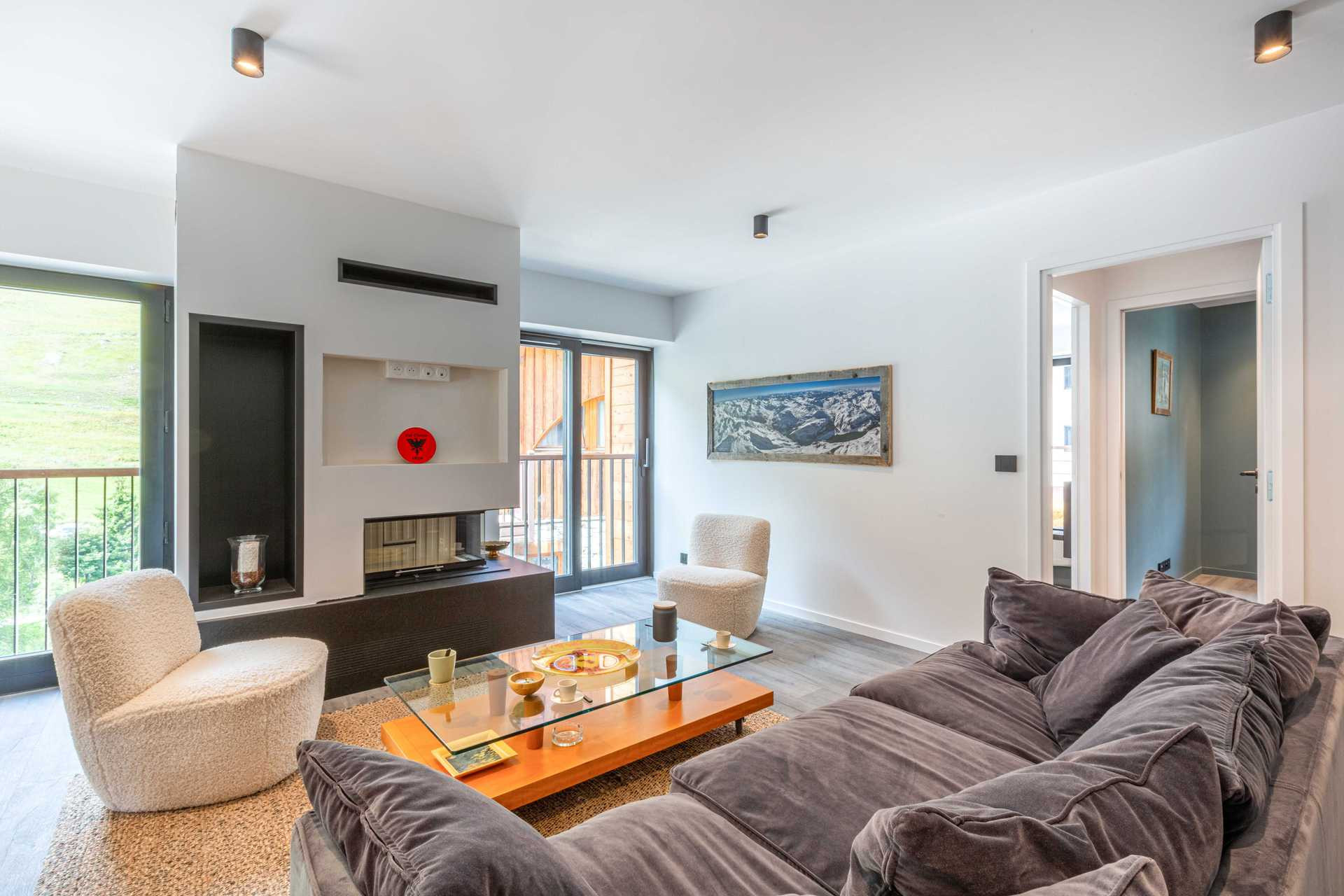 _lv_images__lot_0002340278_03_1456656