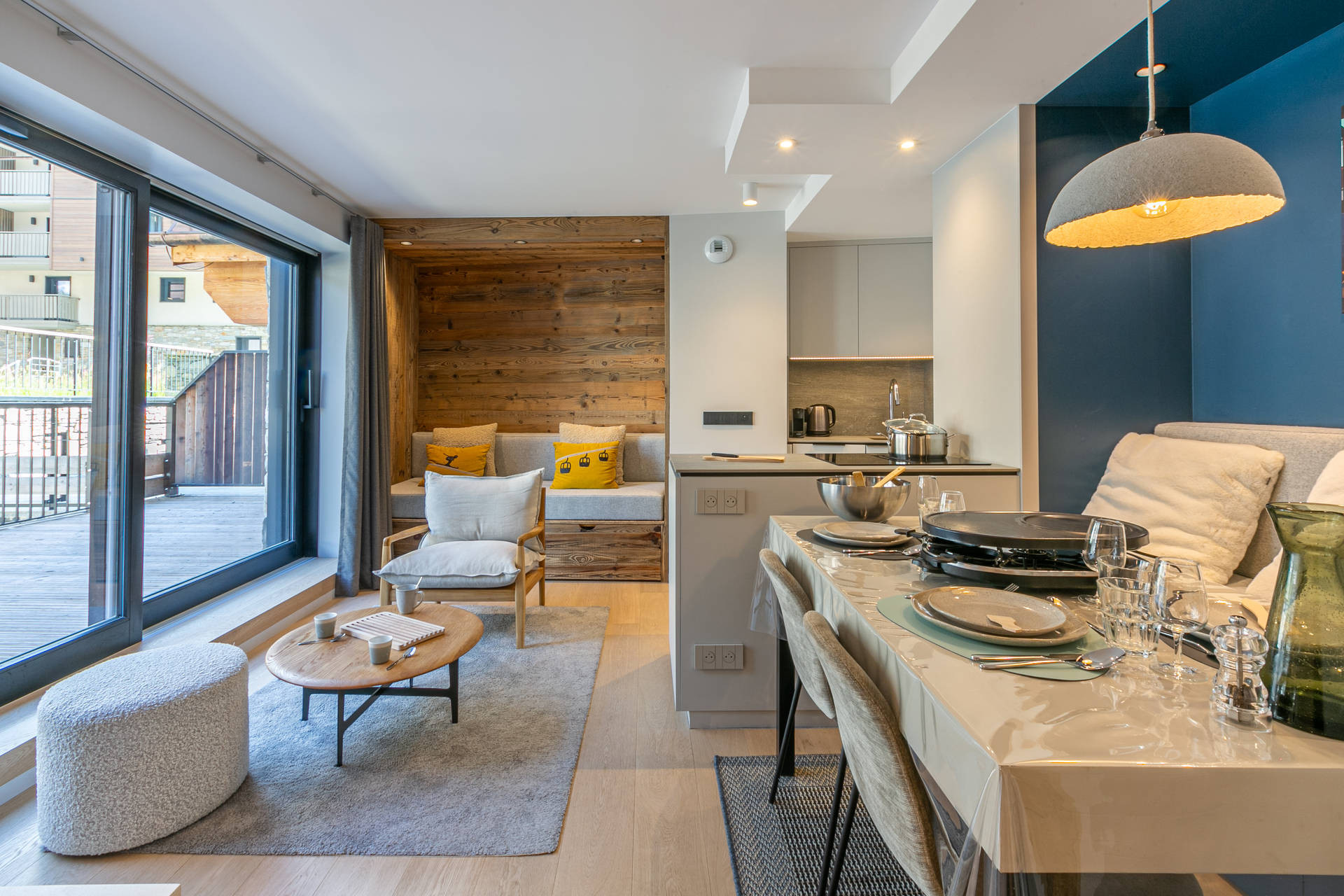 _lv_images__lot_0002340282_06_1458097