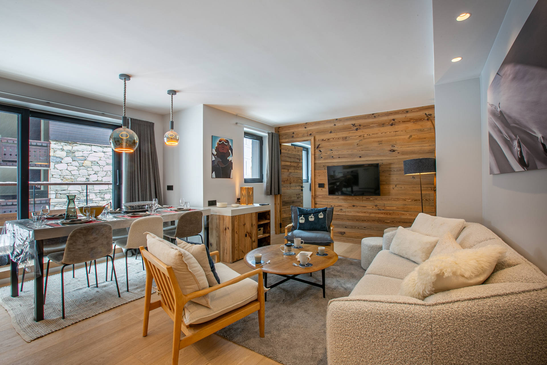 _lv_images__lot_0002340283_01_1457753