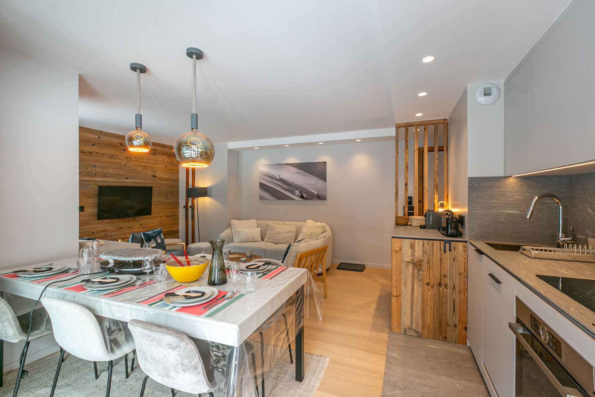 _lv_images__lot_0002340283_03_1457755