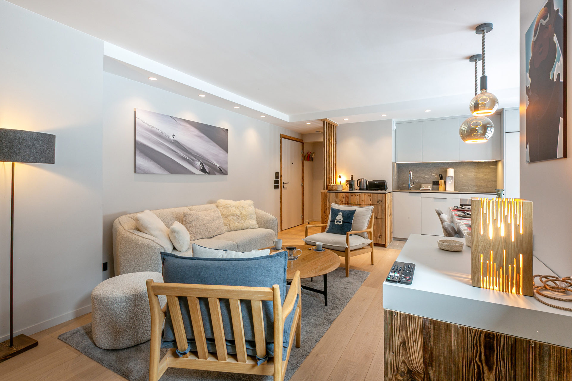 _lv_images__lot_0002340283_05_1457757