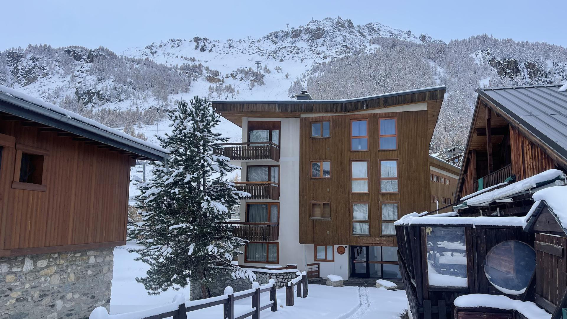 _lv_images__lot_0002340285_13_1457931