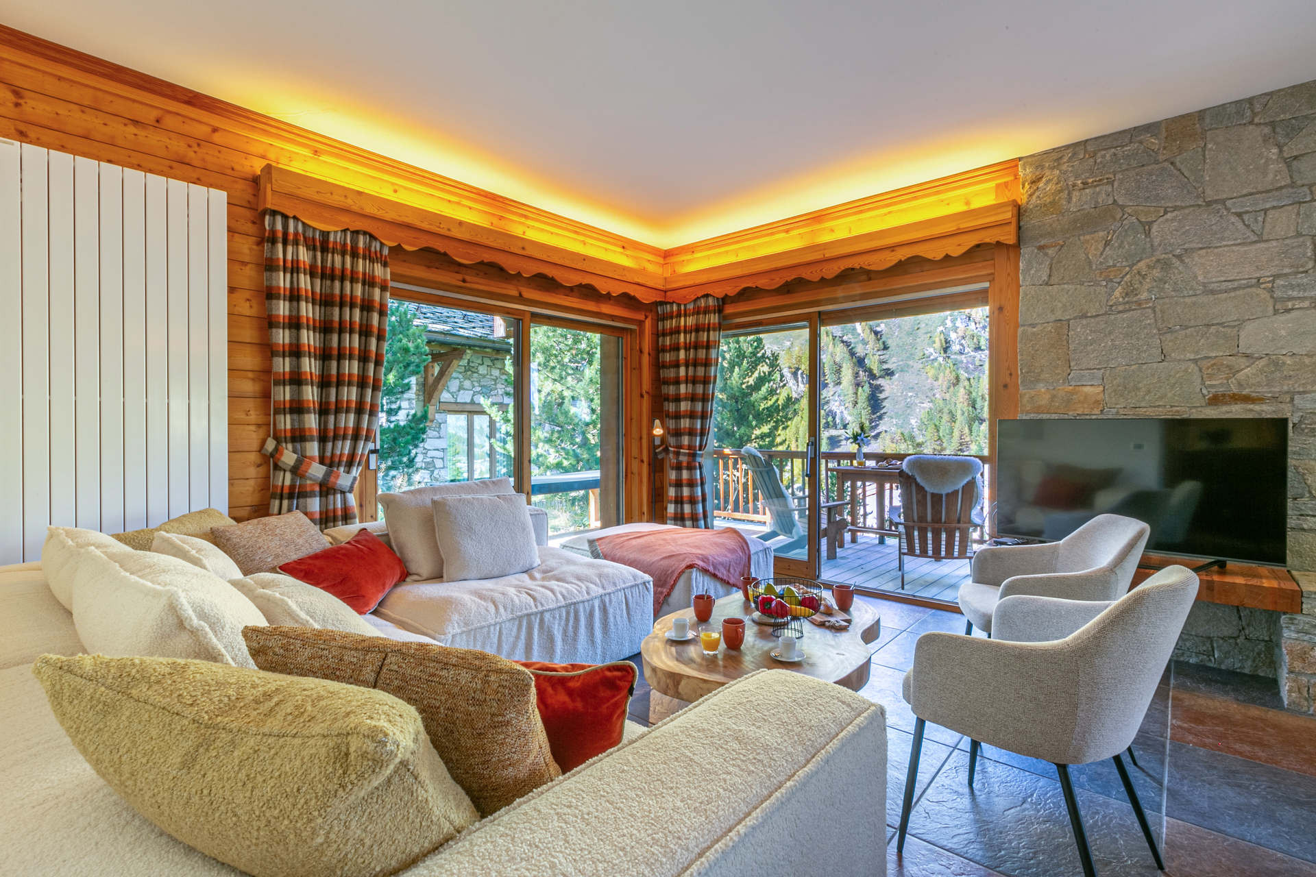 _lv_images__lot_0002340286_02_1456513