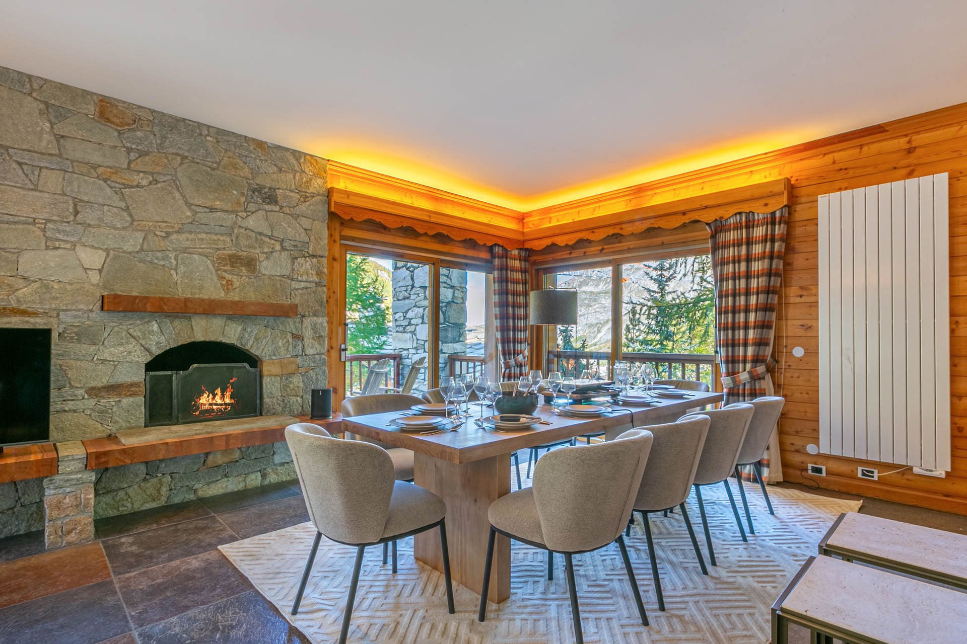 _lv_images__lot_0002340286_03_1456514