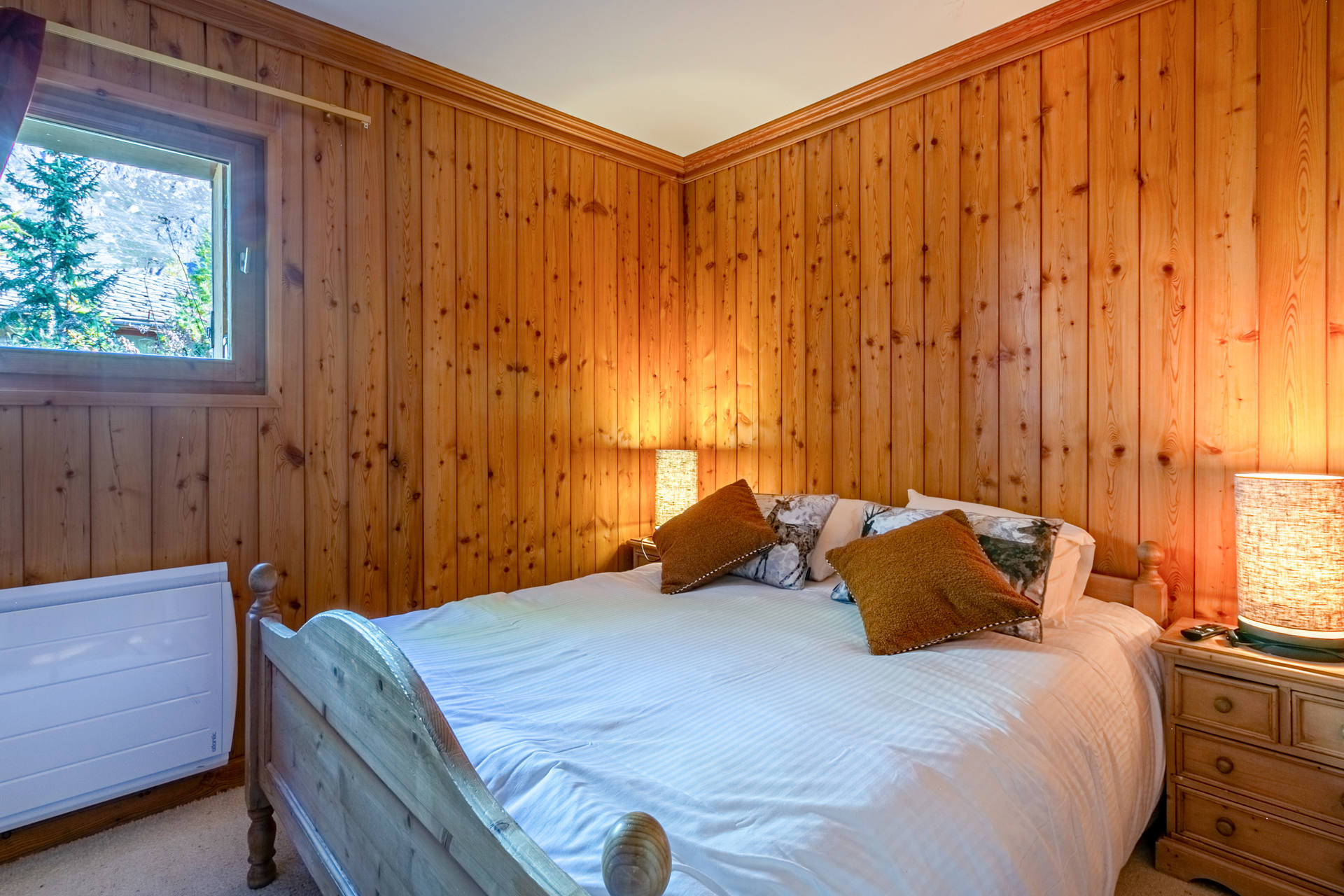 _lv_images__lot_0002340286_08_1456519