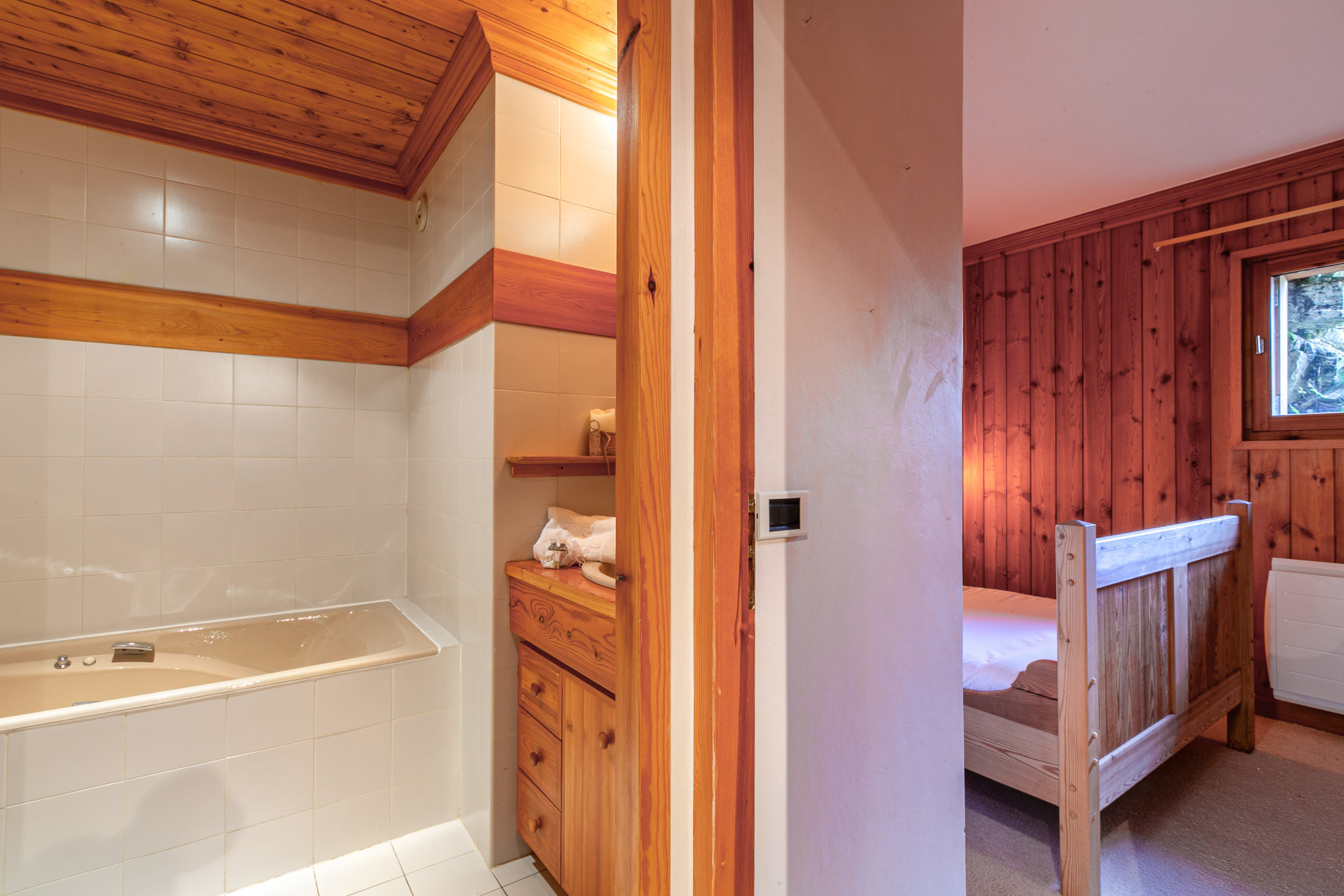 _lv_images__lot_0002340286_09_1456520