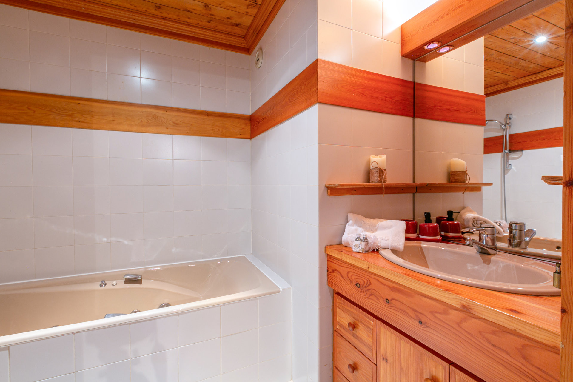 _lv_images__lot_0002340286_10_1456521