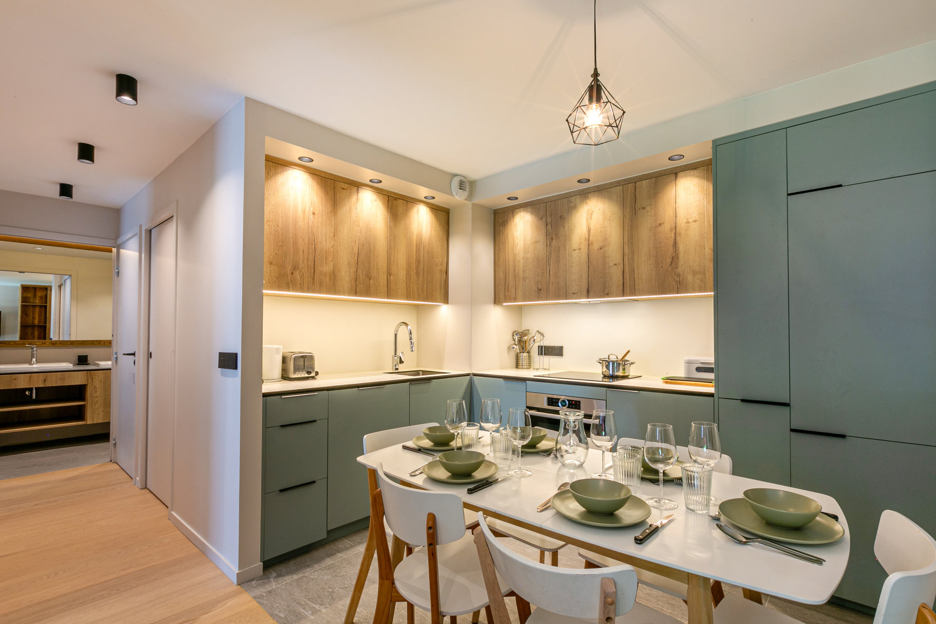 _lv_images__lot_0002340287_03_1457528