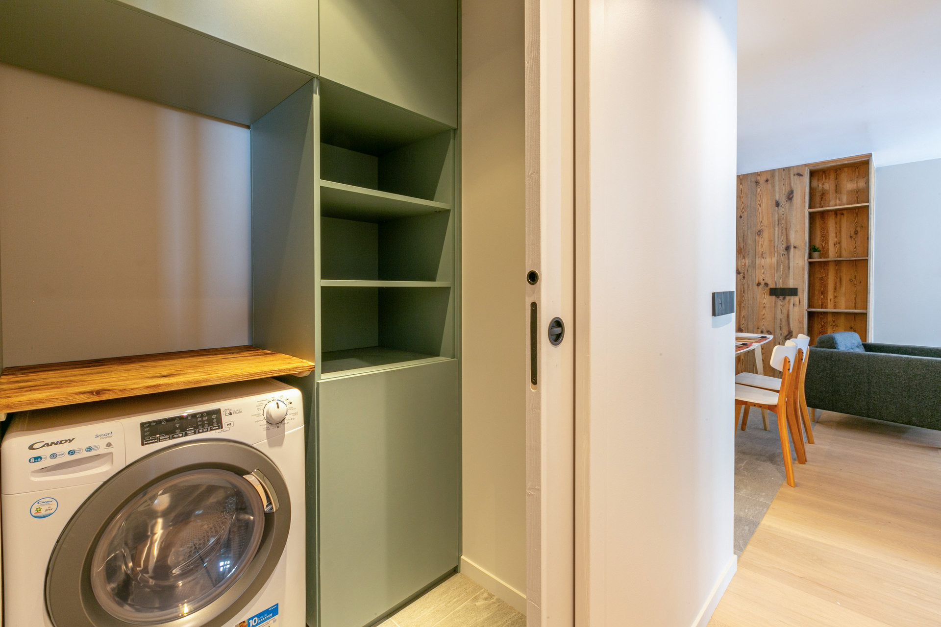 _lv_images__lot_0002340287_15_1457540