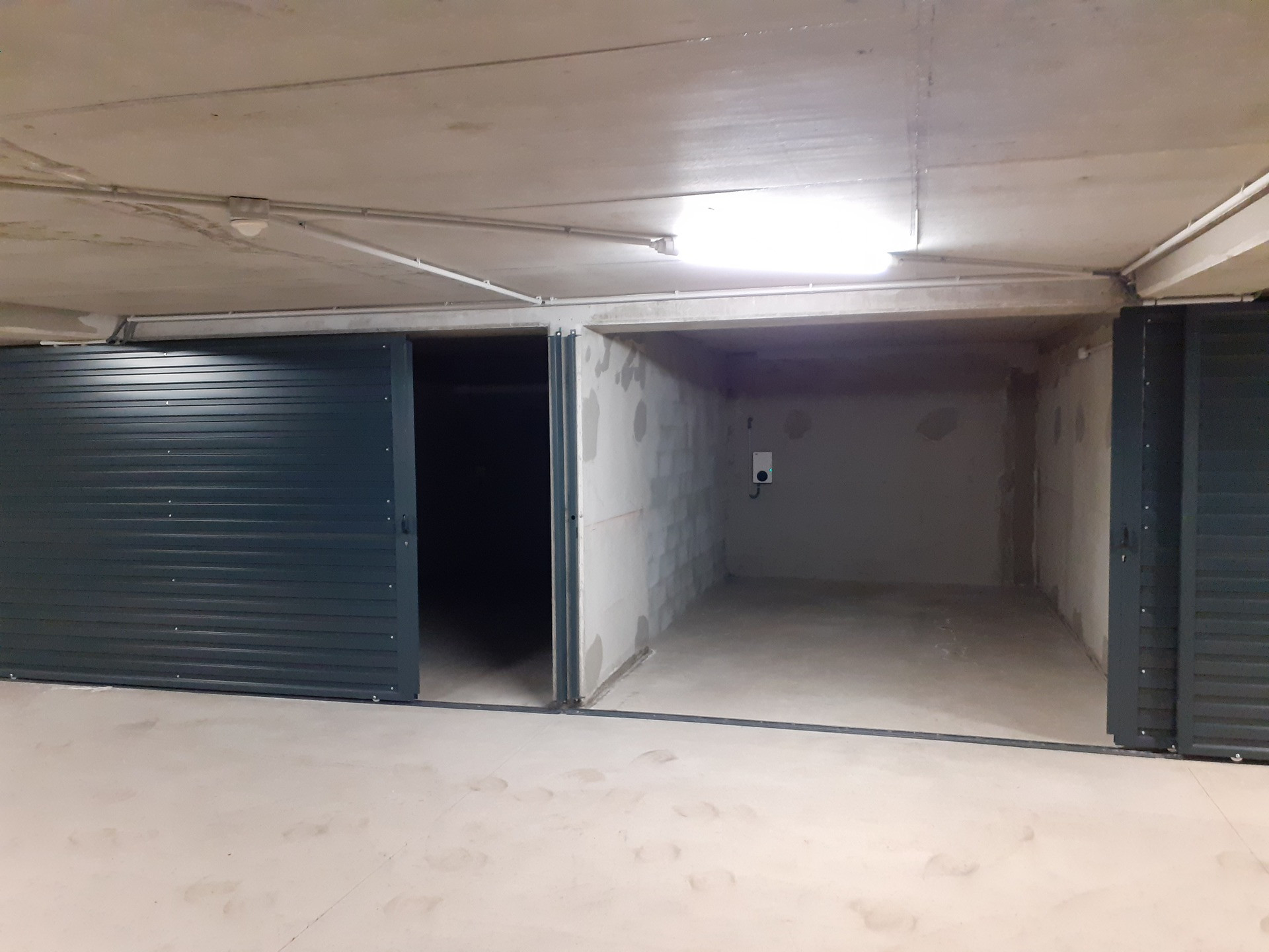 _lv_images__lot_0002340288_08_1458039