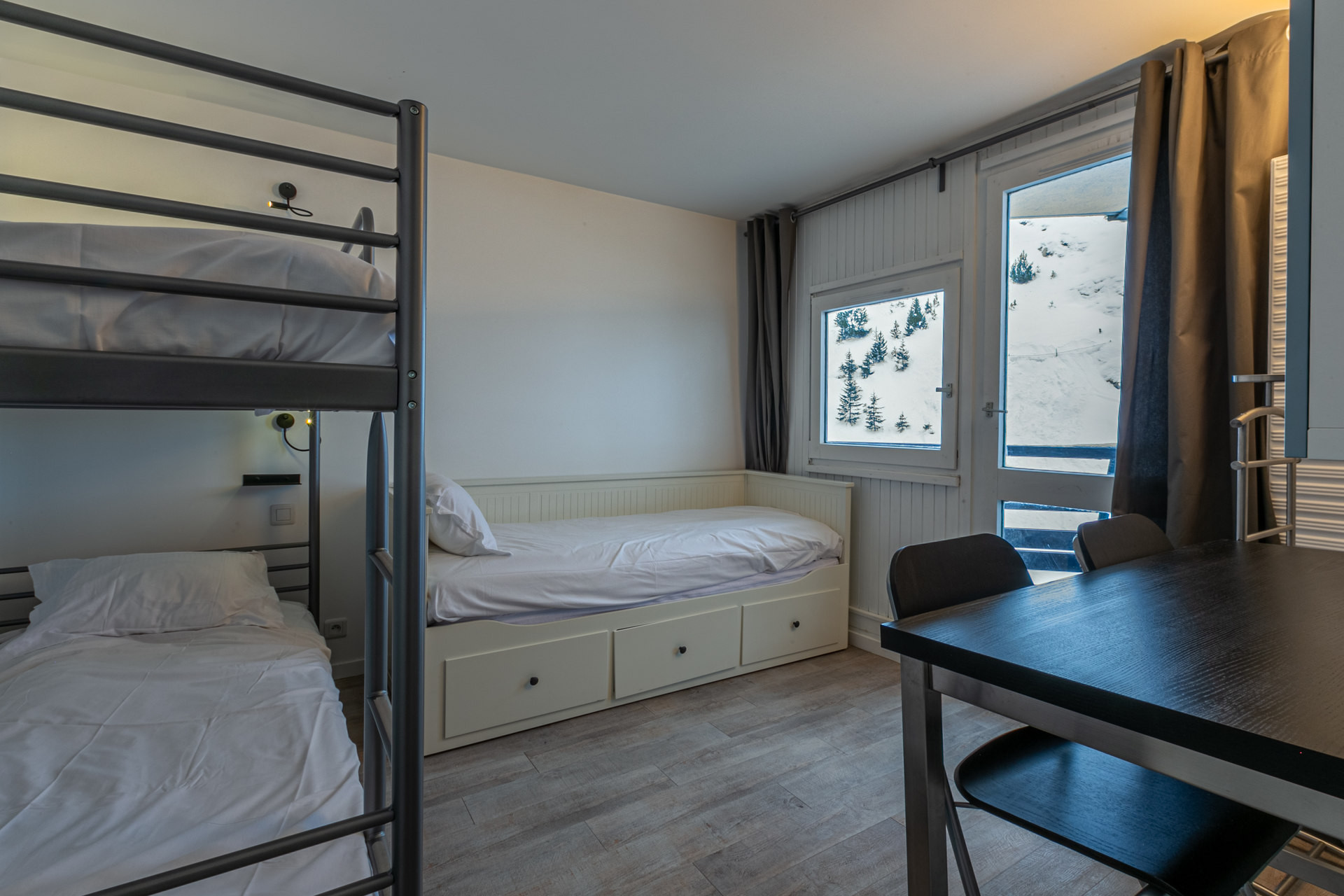 _lv_images__lot_0002340290_08_1455435