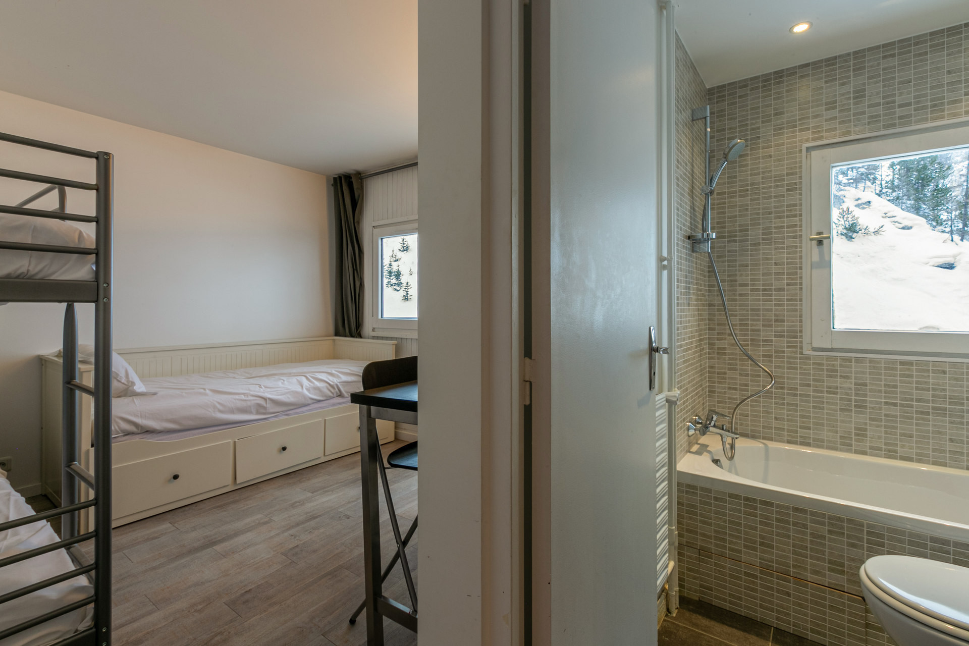 _lv_images__lot_0002340290_09_1455436