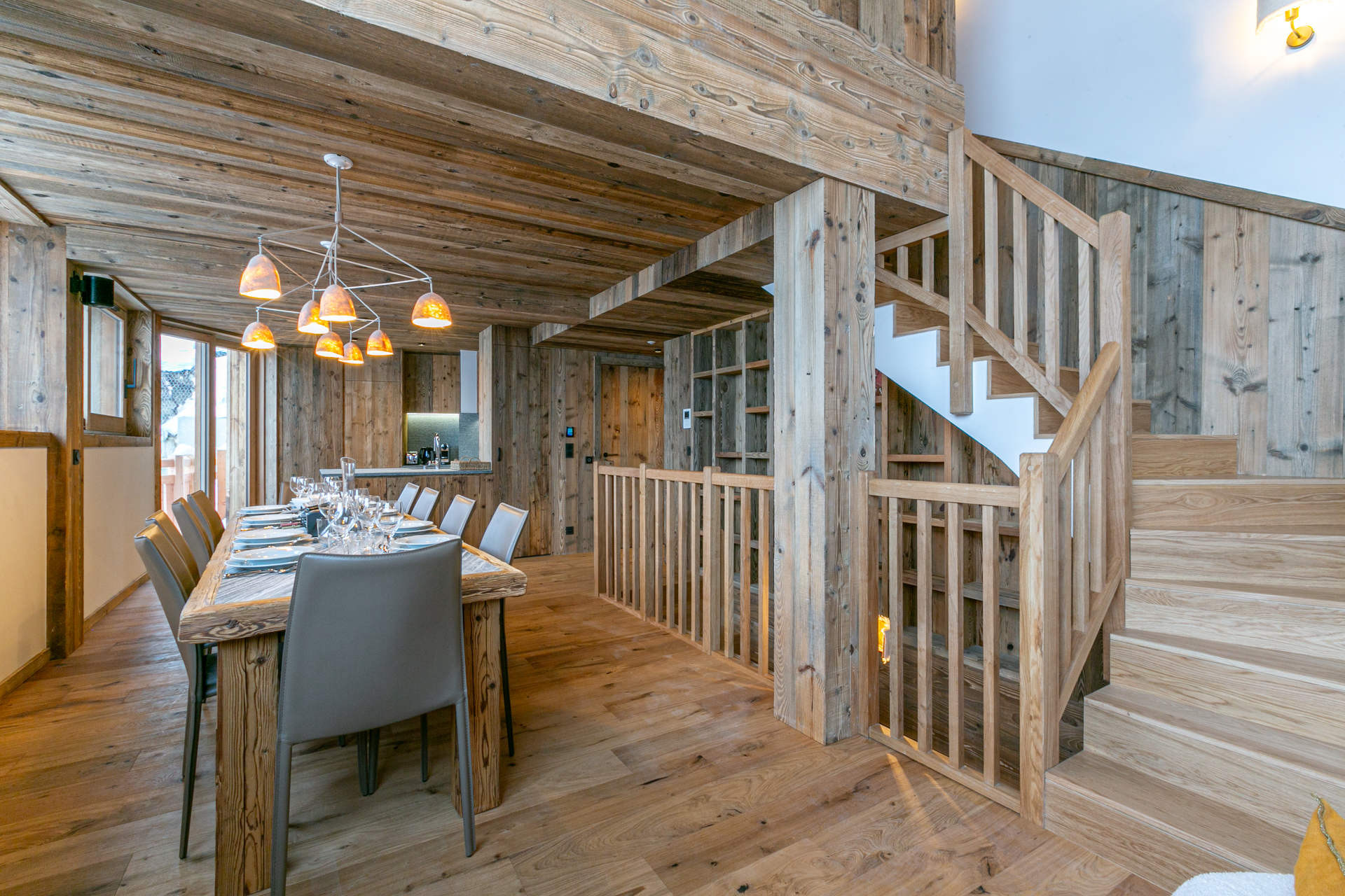 _lv_images__lot_0002340292_03_1454456