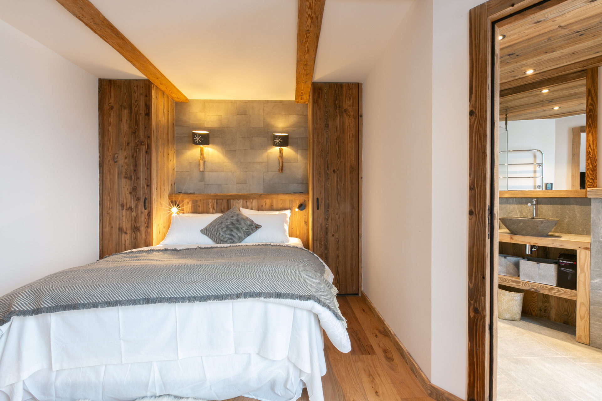 _lv_images__lot_0002340292_11_1454464