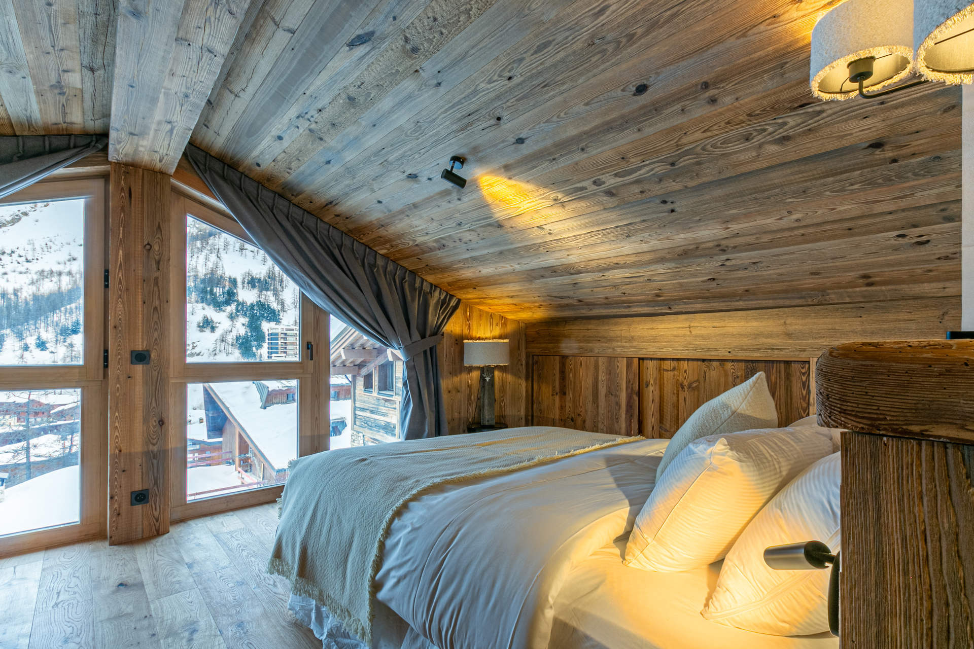 _lv_images__lot_0002340292_14_1454467