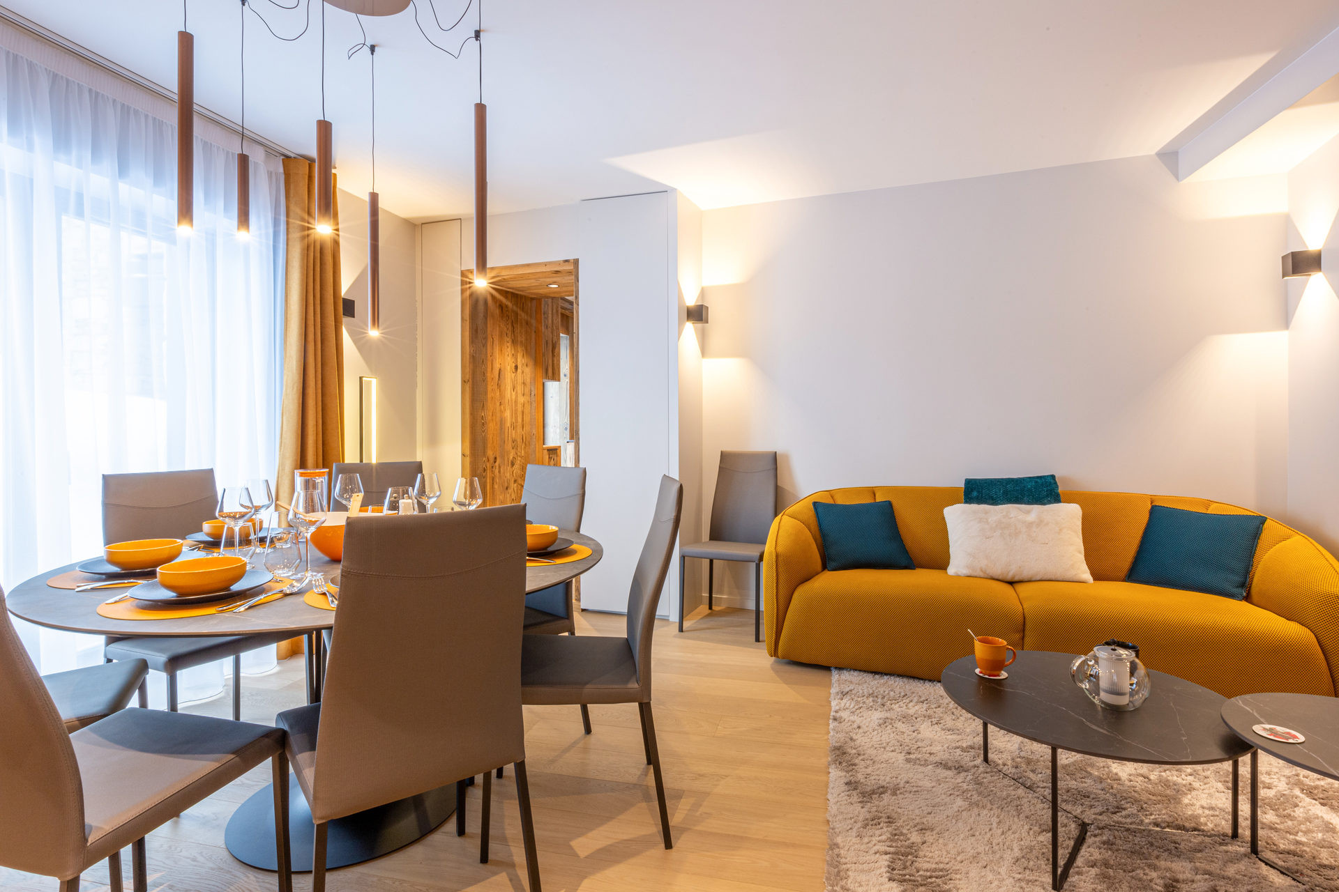 _lv_images__lot_0002340295_03_1456672