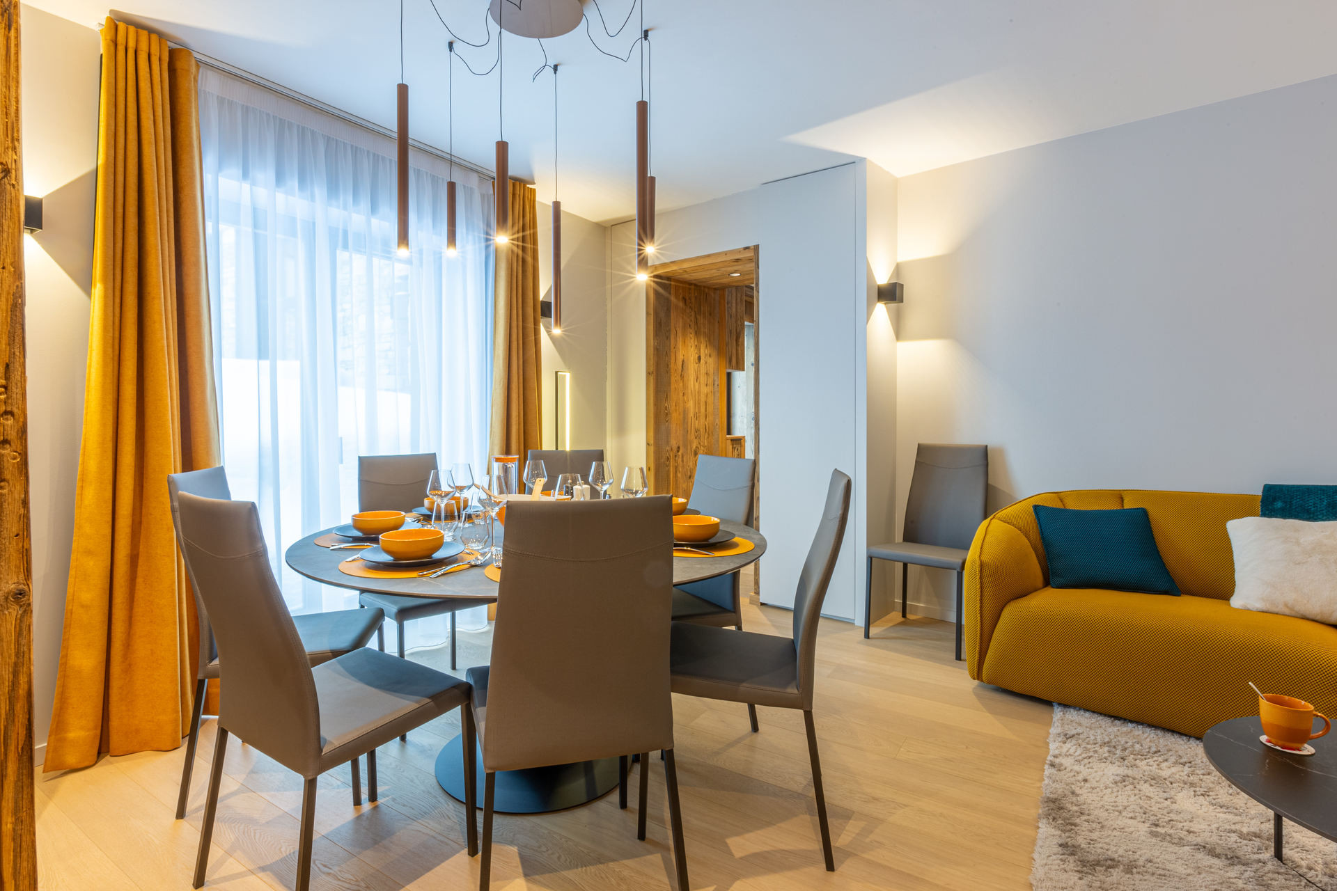 _lv_images__lot_0002340295_04_1456673