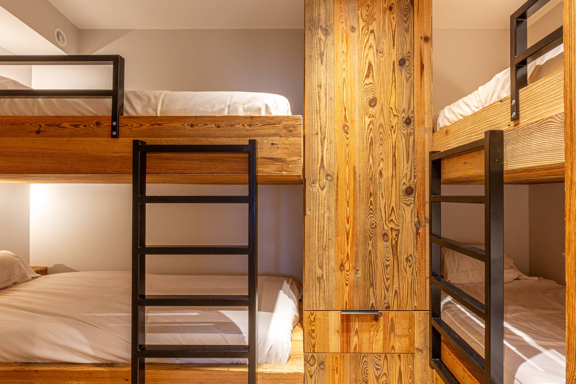 _lv_images__lot_0002340295_09_1456677