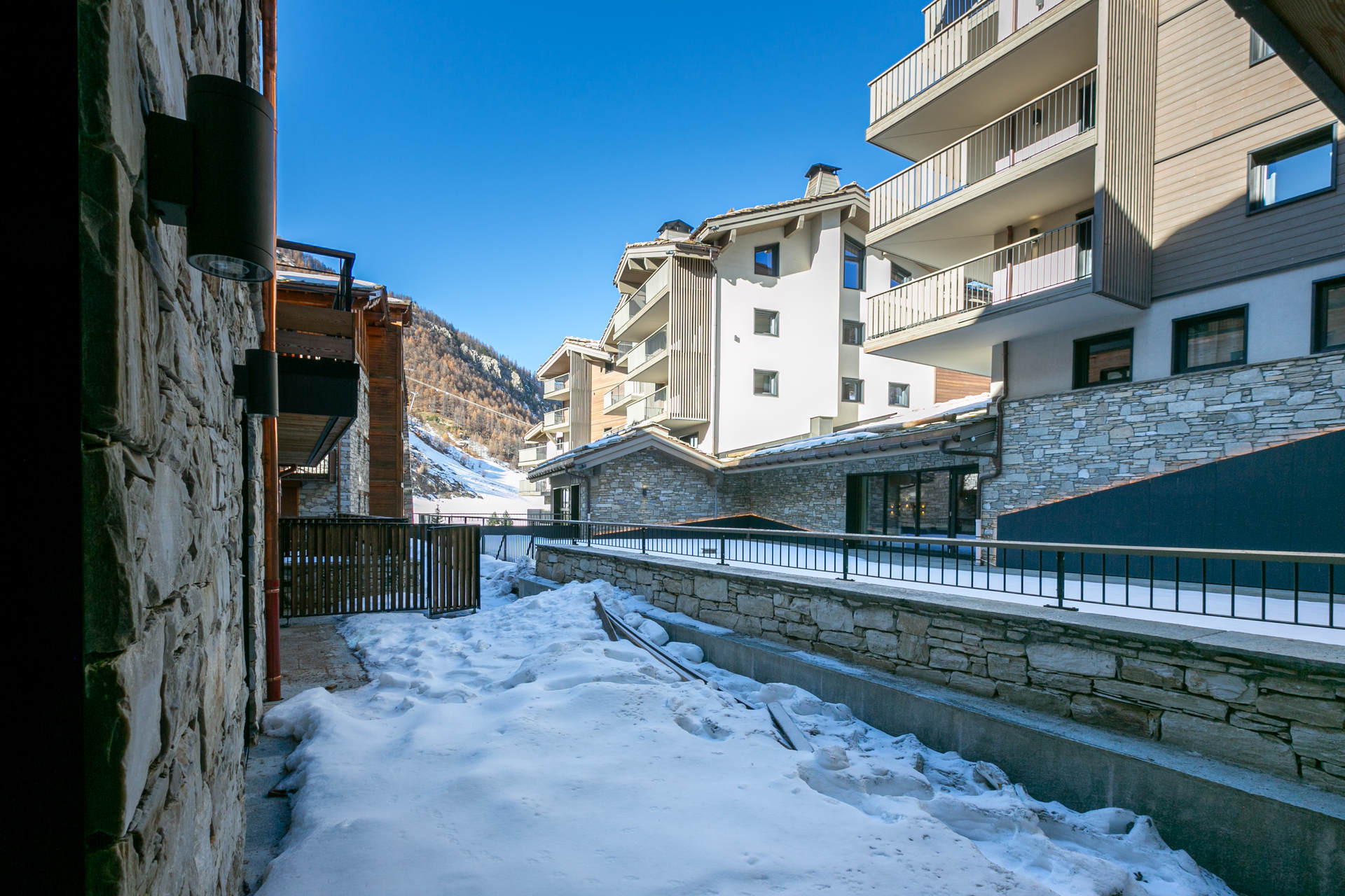 _lv_images__lot_0002340295_14_1456682