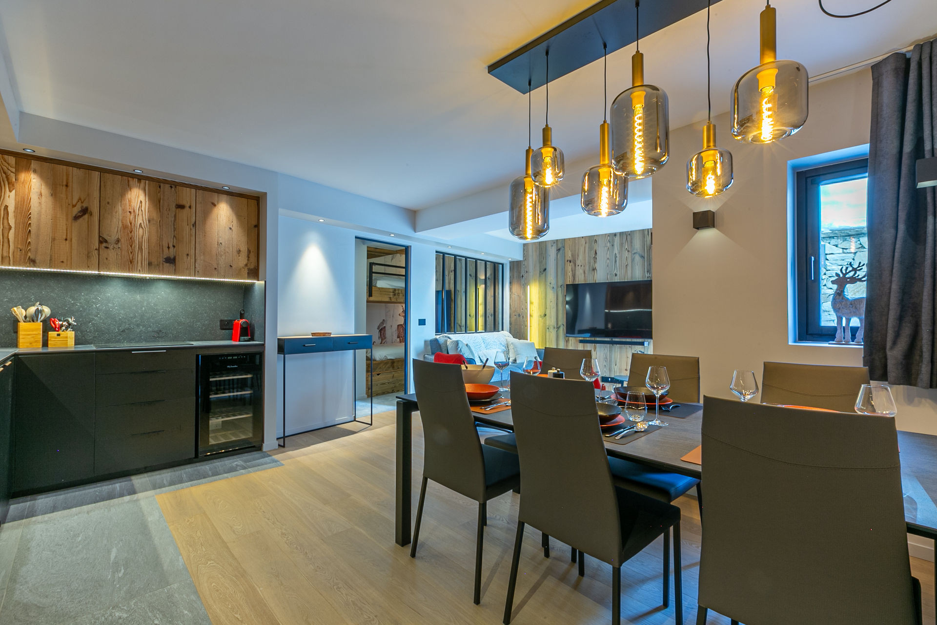 _lv_images__lot_0002340297_03_1455415