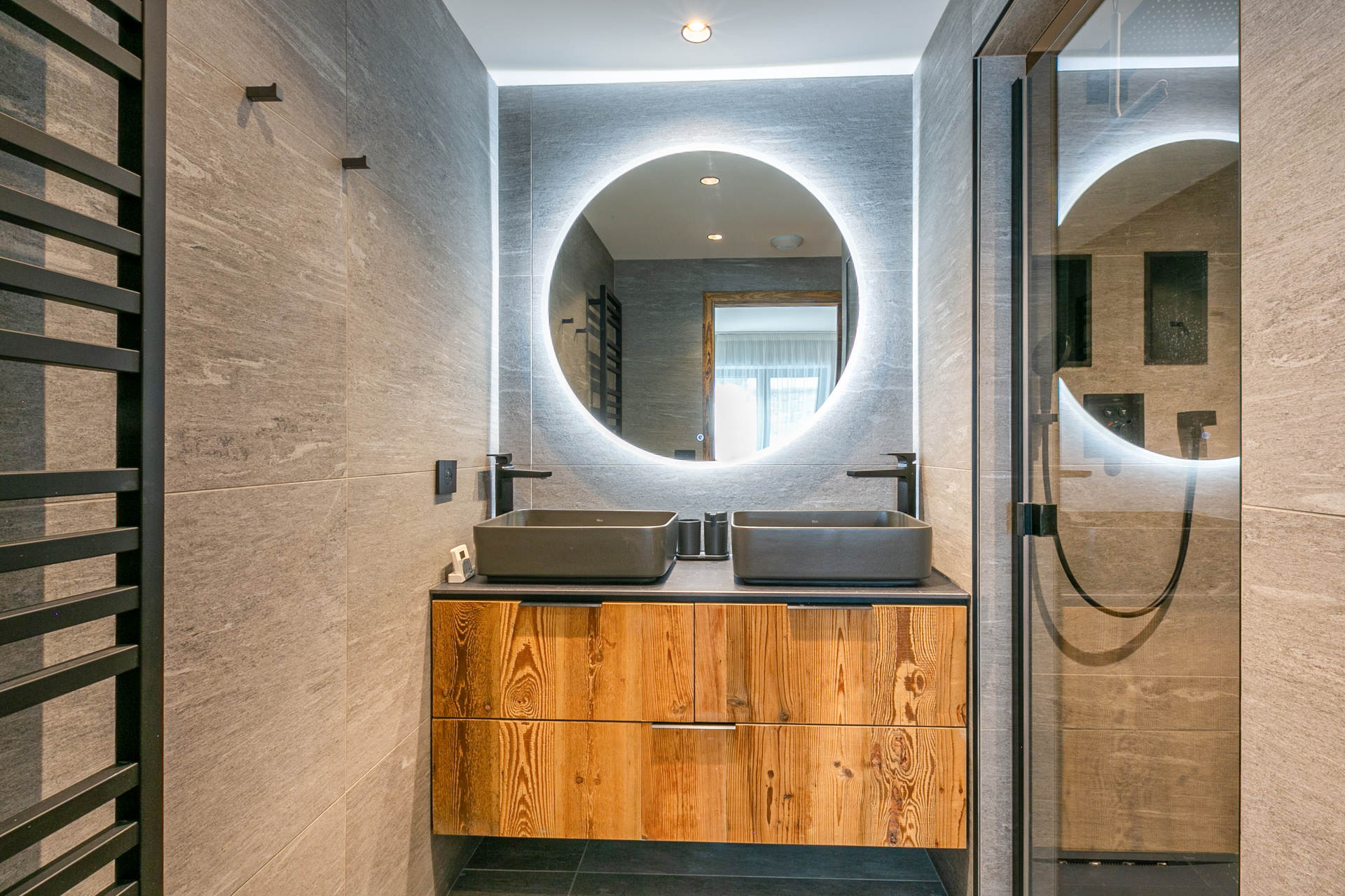 _lv_images__lot_0002340297_10_1455422