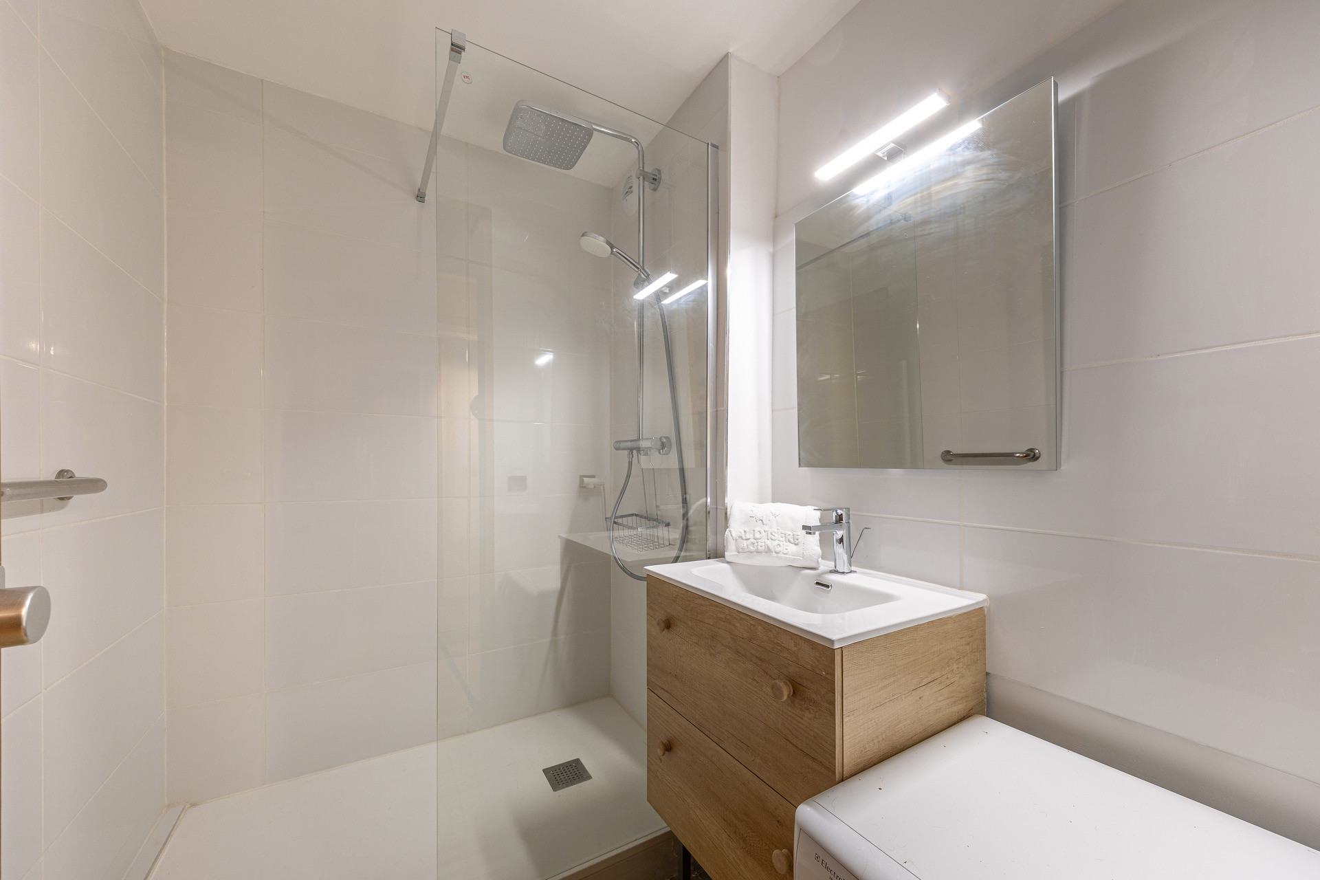 _lv_images__lot_0002340299_09_1456217