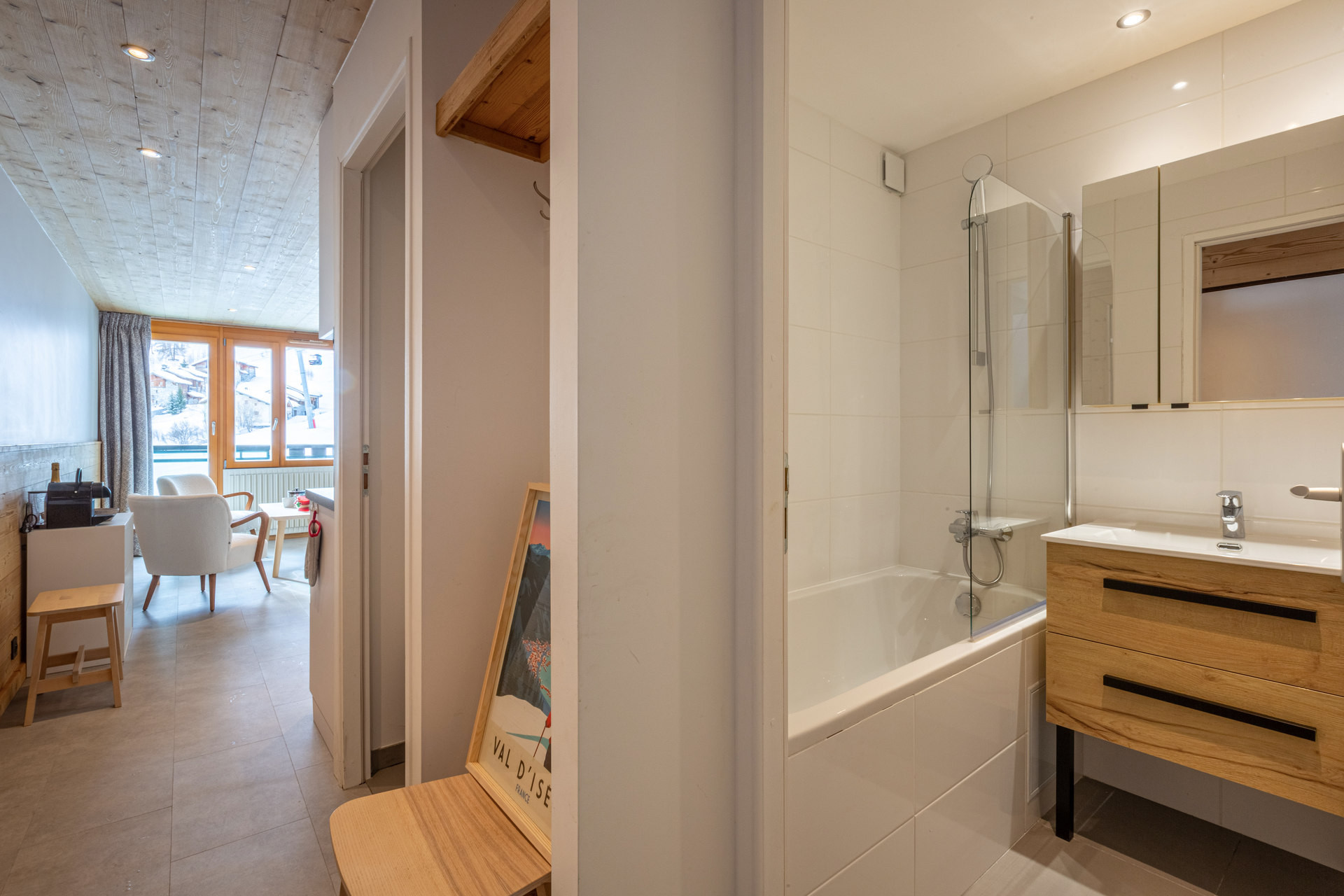 _lv_images__lot_0002340301_08_1455889