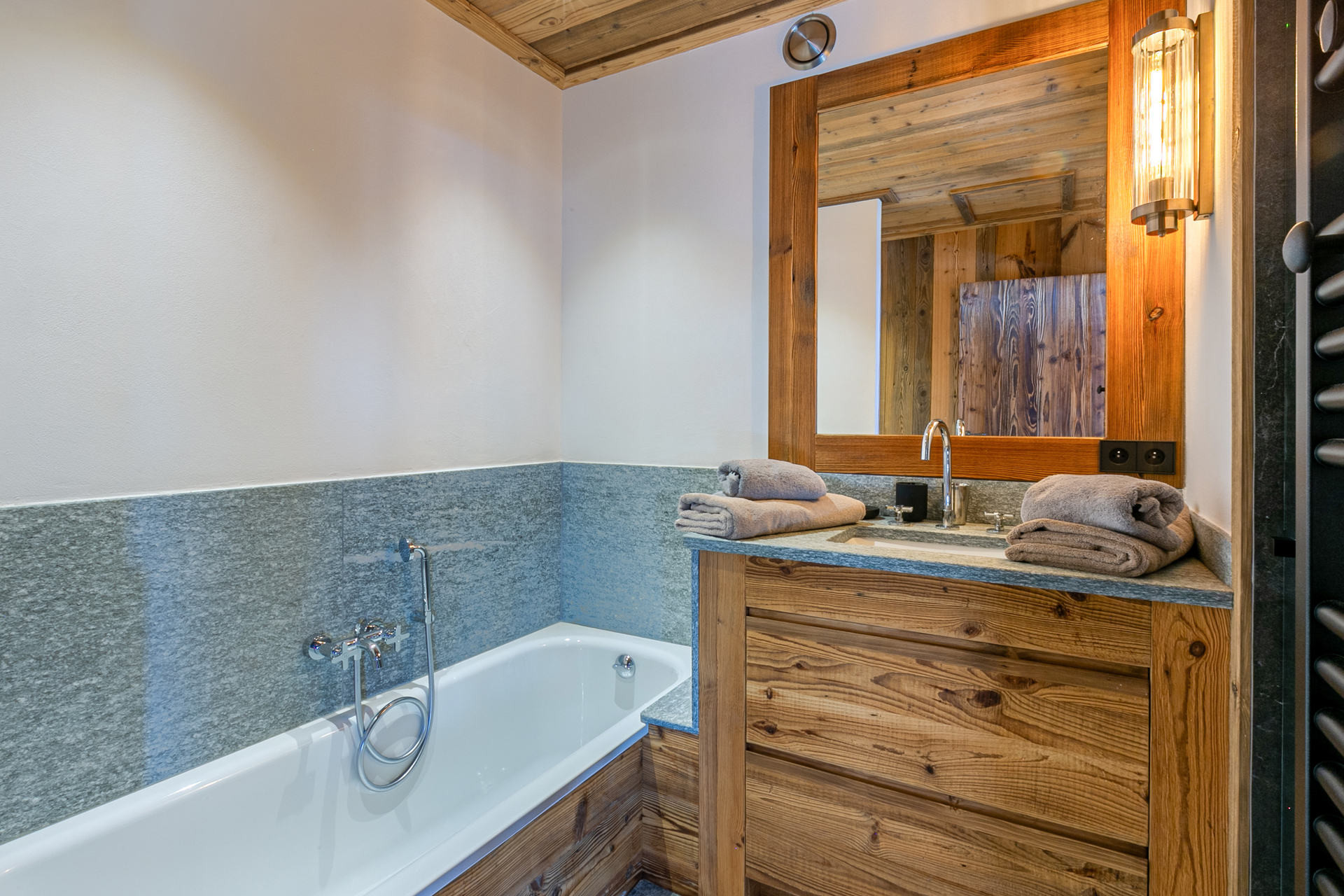 _lv_images__lot_0002340303_14_1454483