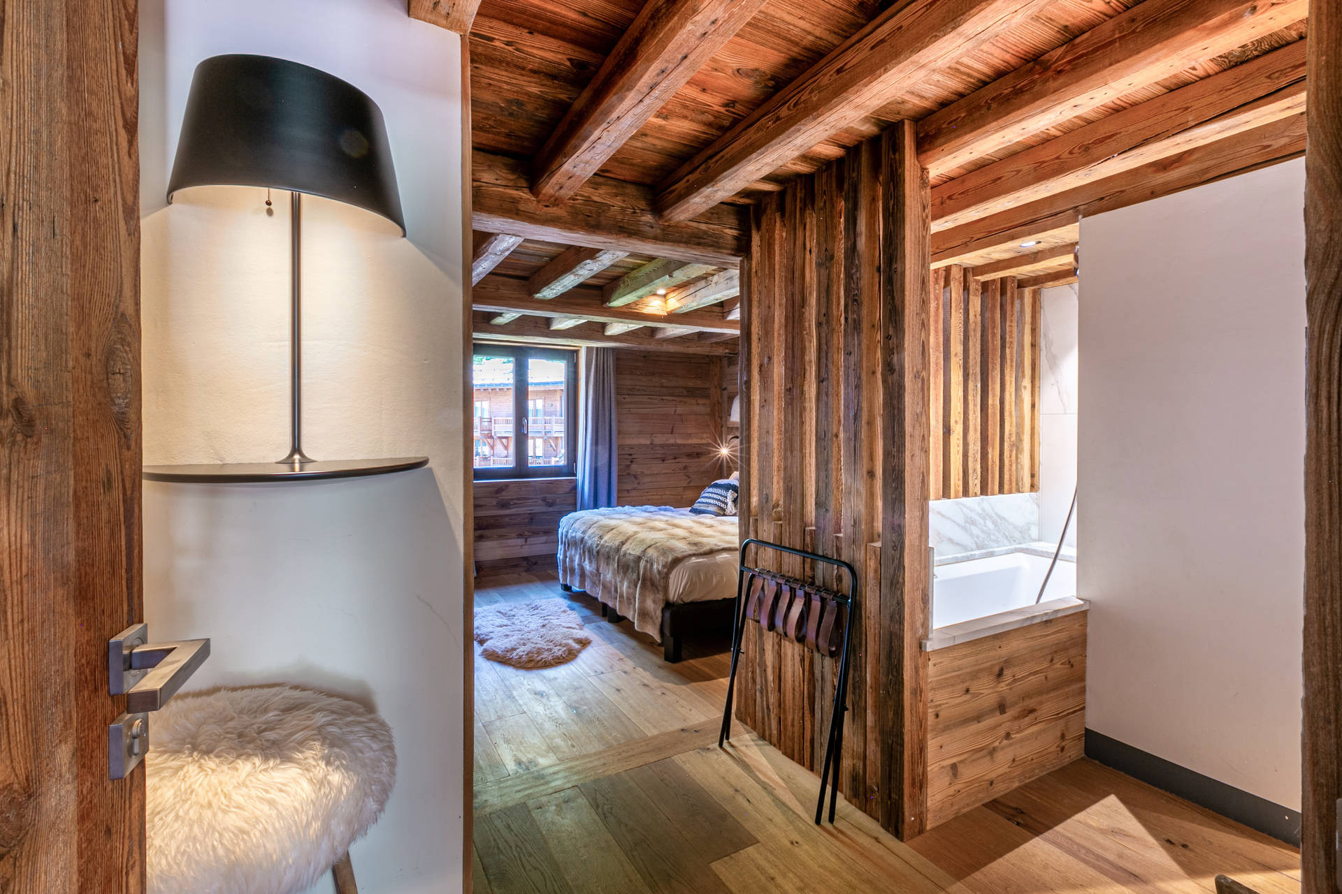 _lv_images__lot_0002340305_12_1454497