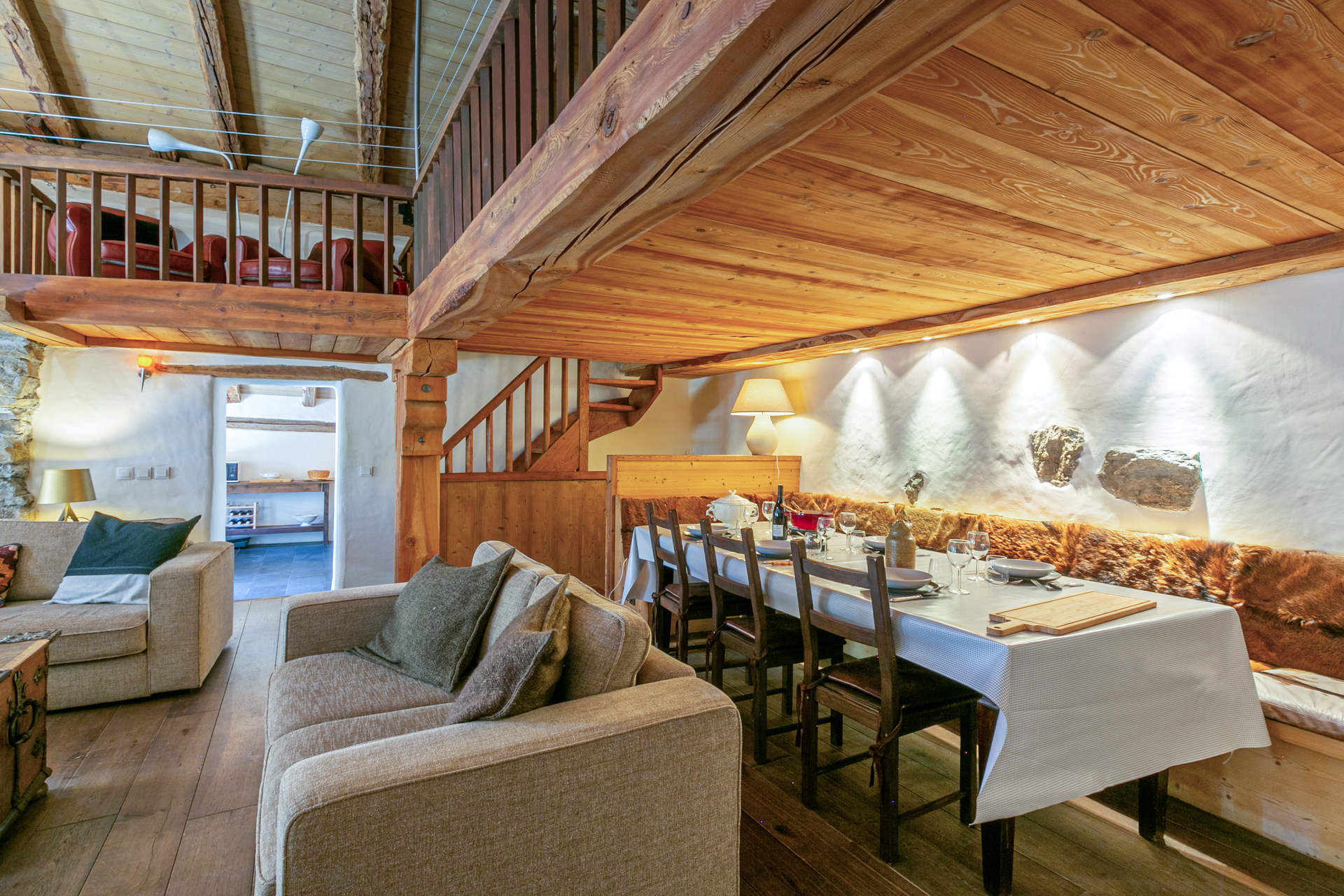 _lv_images__lot_0002340306_06_1456643