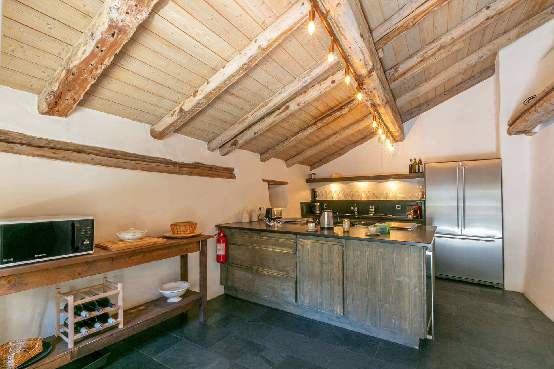 _lv_images__lot_0002340306_08_1456645