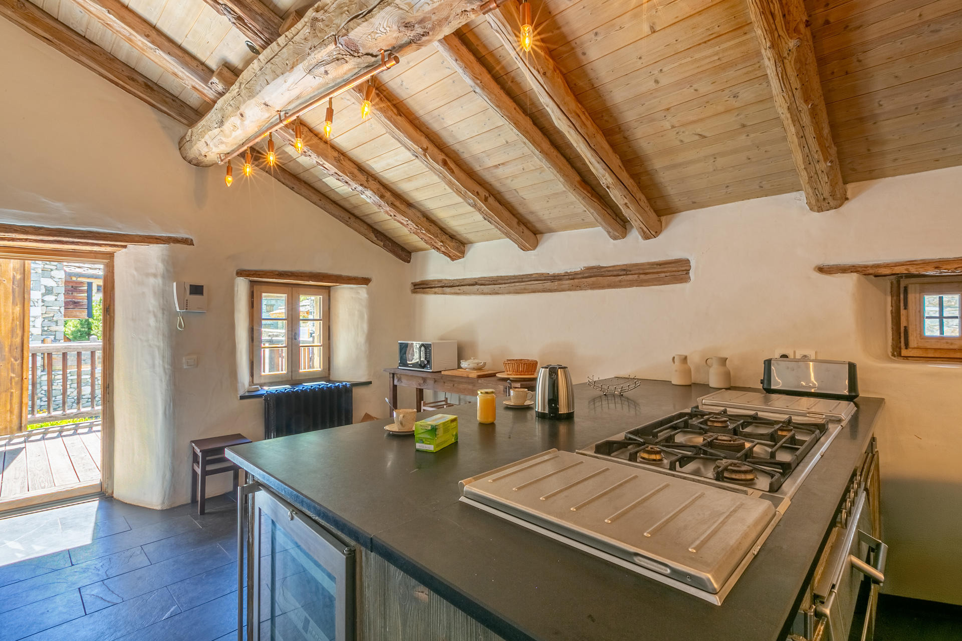 _lv_images__lot_0002340306_09_1456646