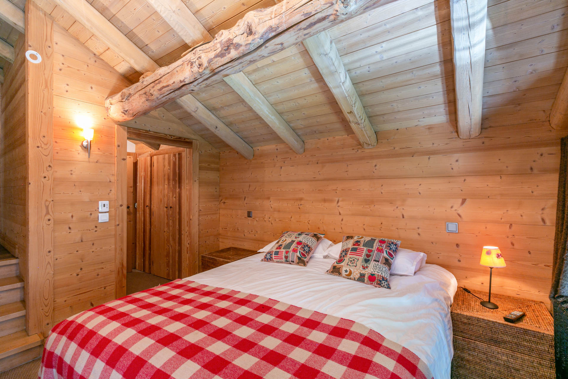 _lv_images__lot_0002340306_11_1456648