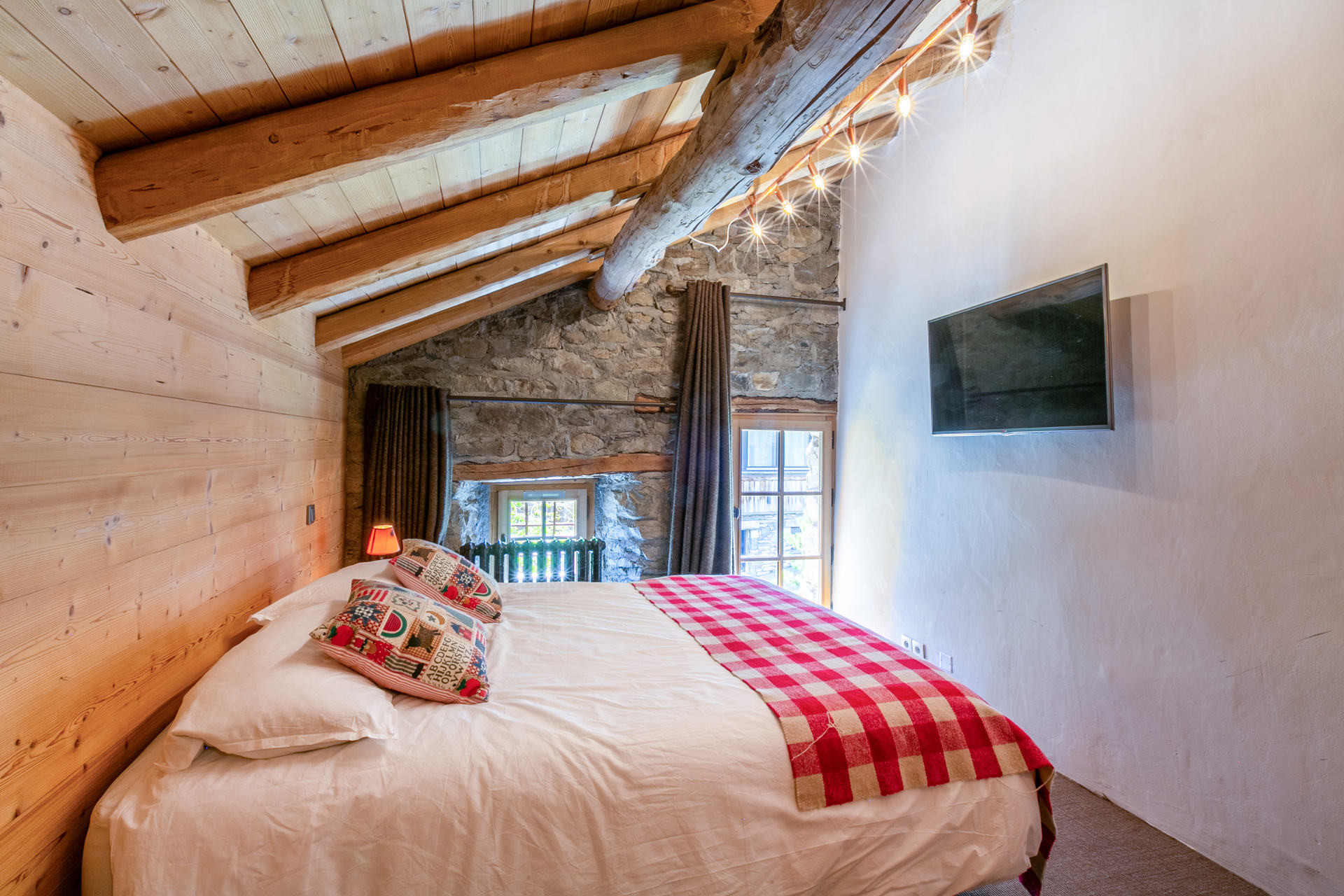 _lv_images__lot_0002340306_12_1456649