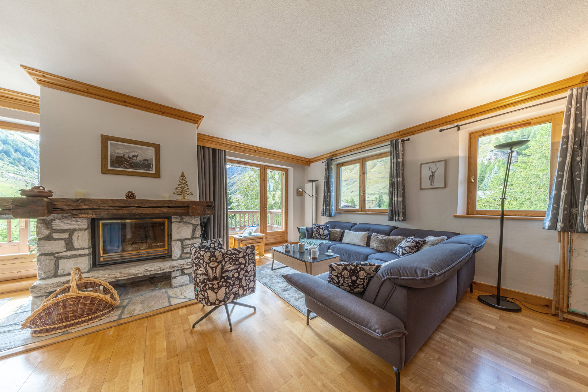 _lv_images__lot_0002340307_03_1456454