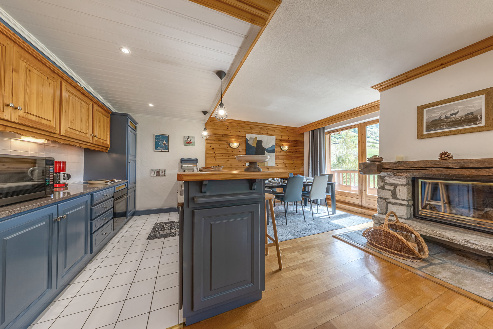 _lv_images__lot_0002340307_07_1456458