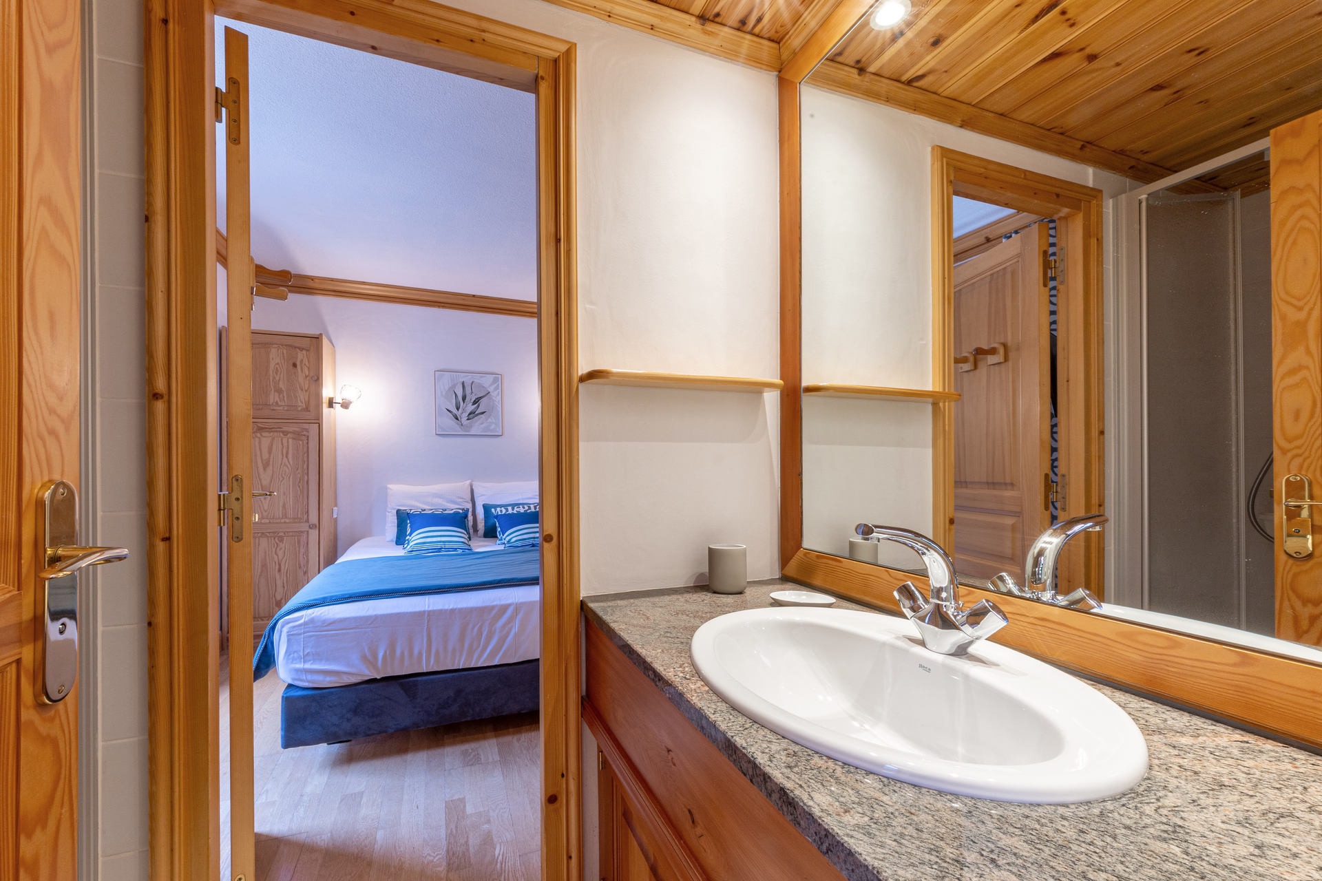 _lv_images__lot_0002340307_12_1456463