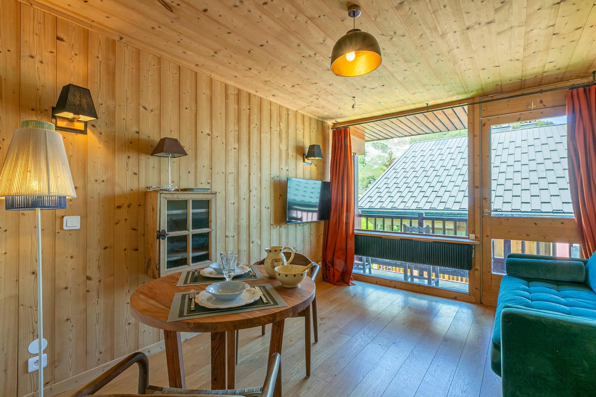 _lv_images__lot_0002340308_02_1458514