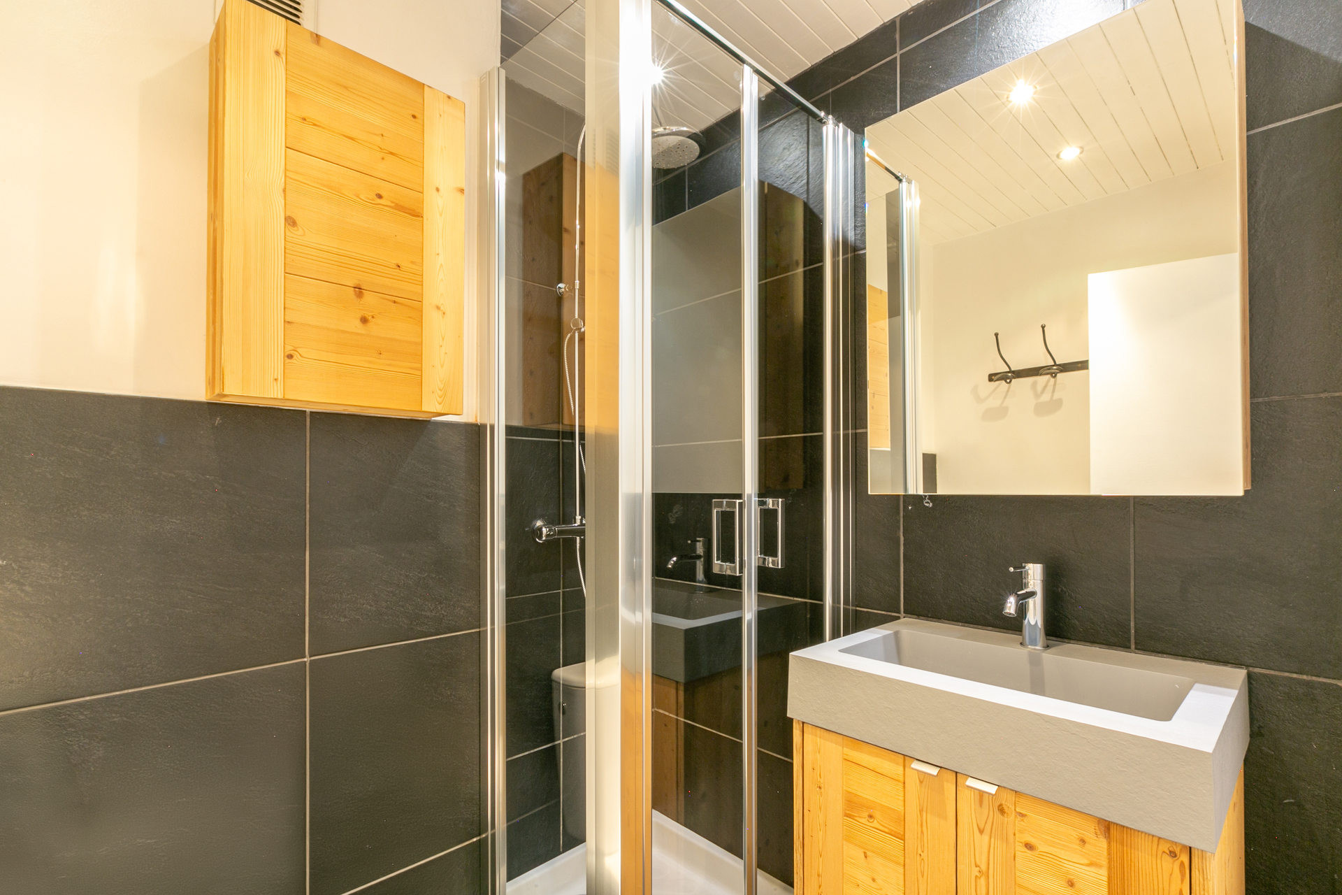 _lv_images__lot_0002340308_06_1458518