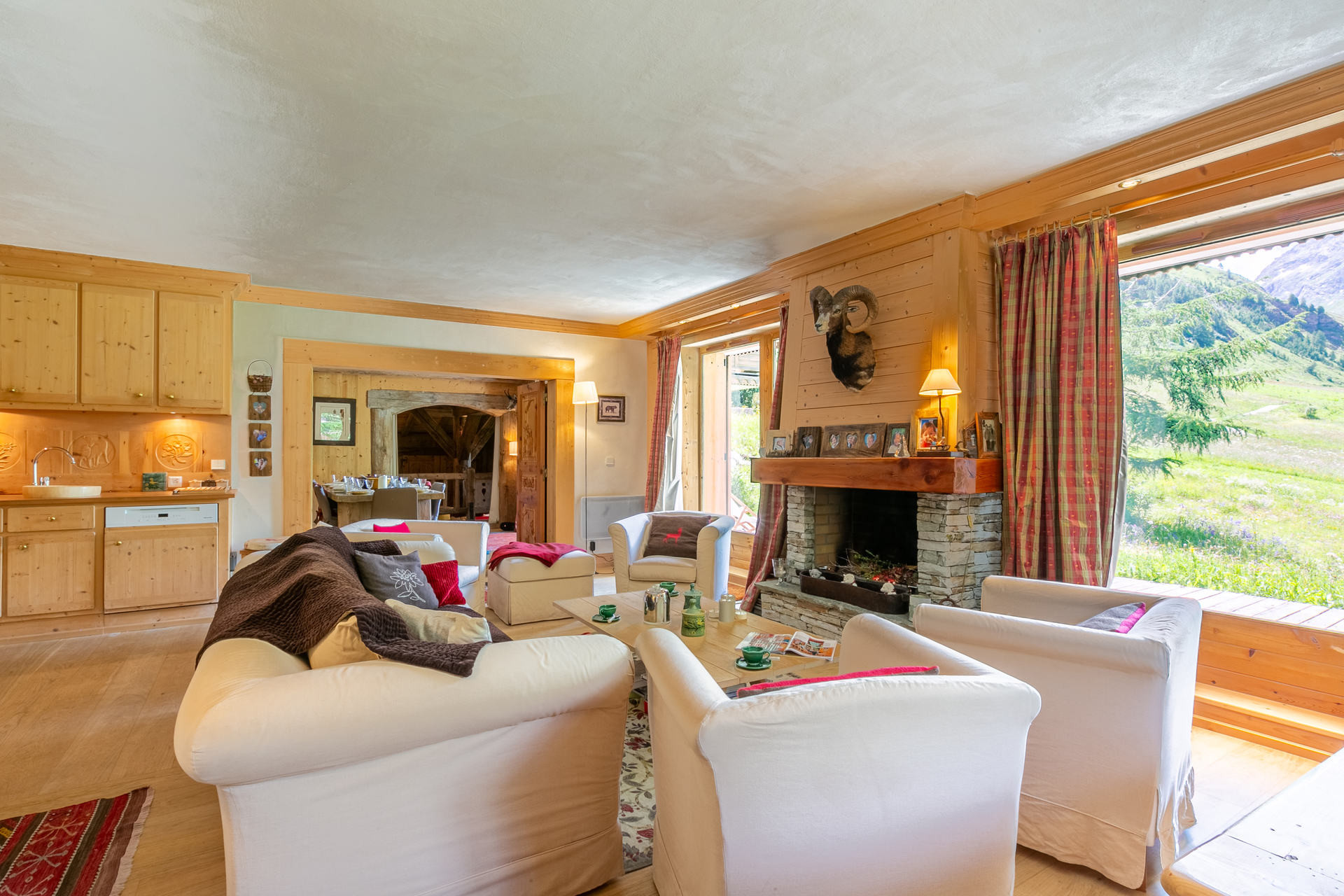 _lv_images__lot_0002340310_04_1454361