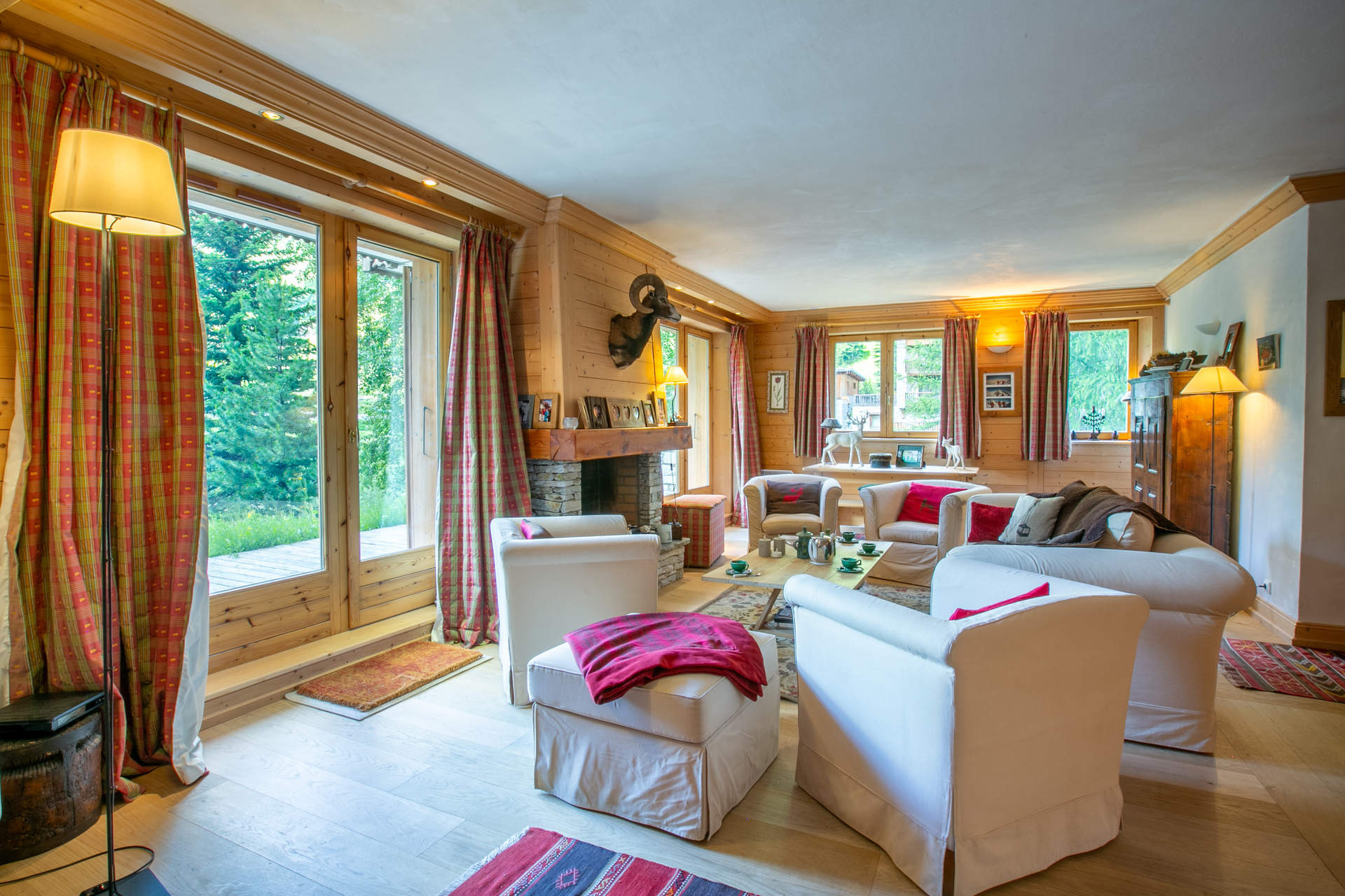 _lv_images__lot_0002340310_05_1454362