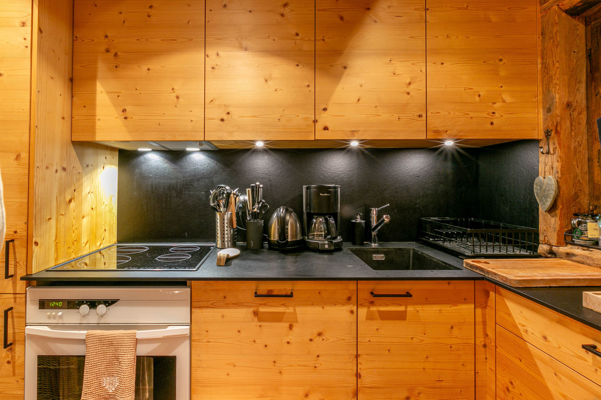 _lv_images__lot_0002340310_12_1454369