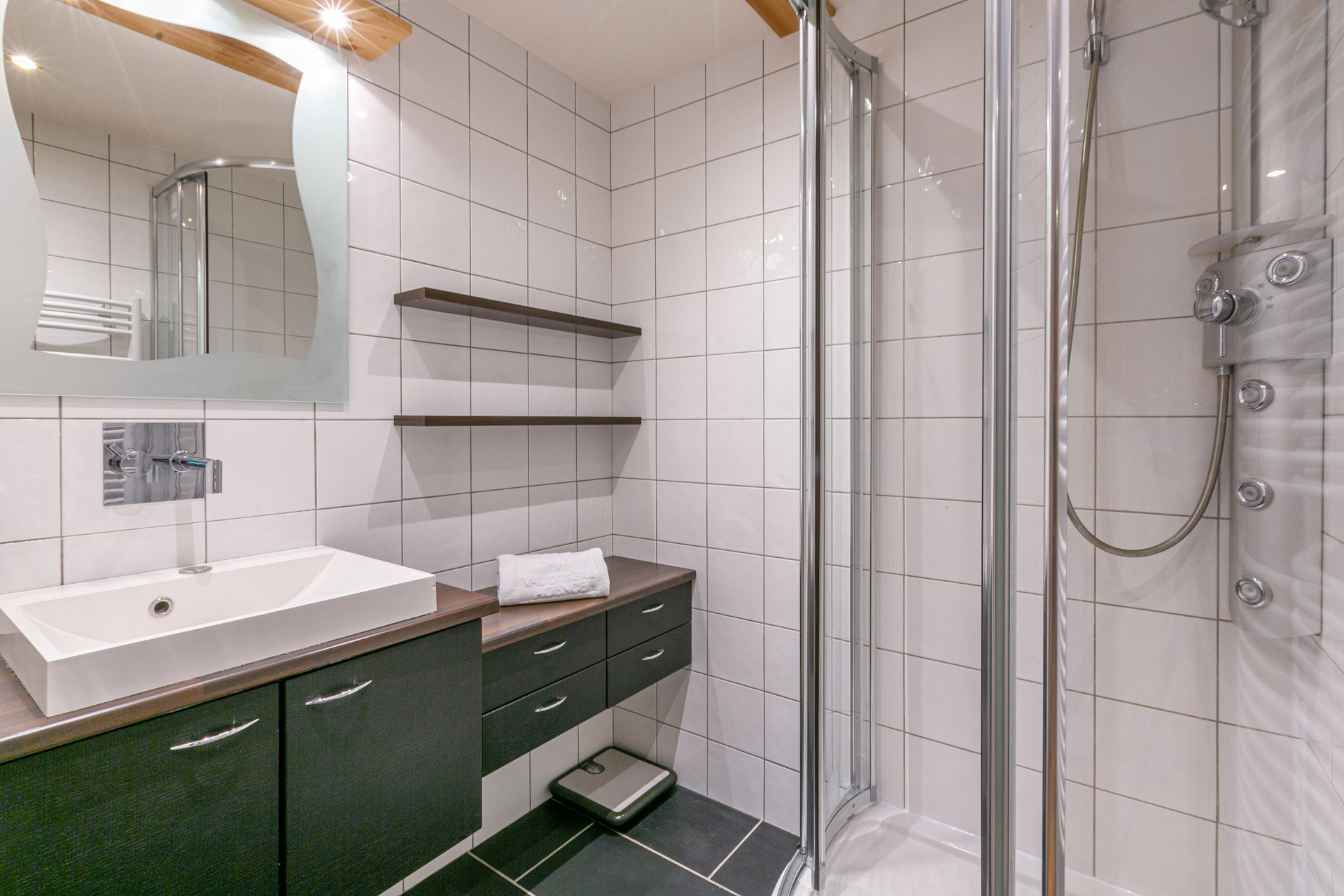 _lv_images__lot_0002340311_13_1455048