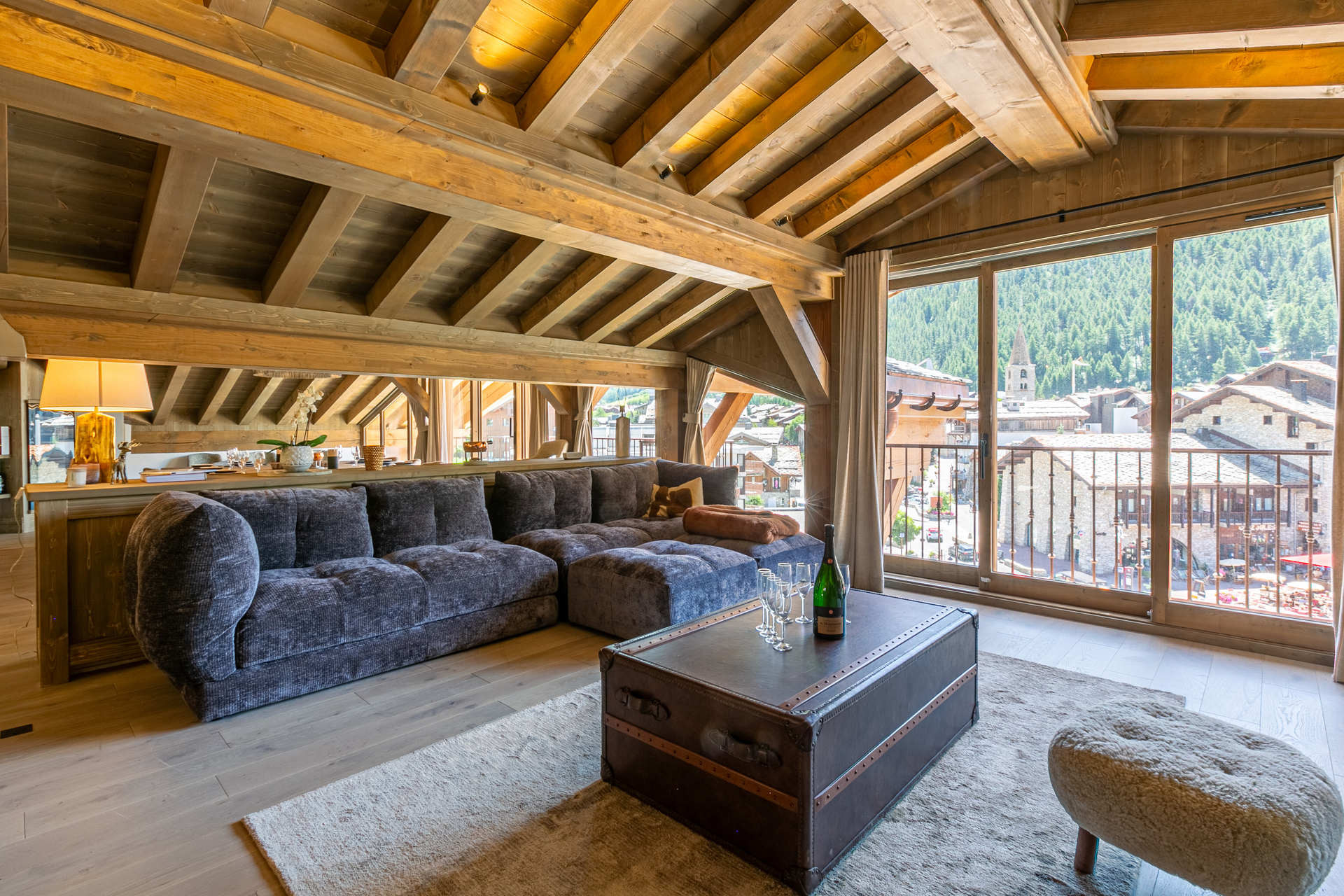 _lv_images__lot_0002340312_03_1454392